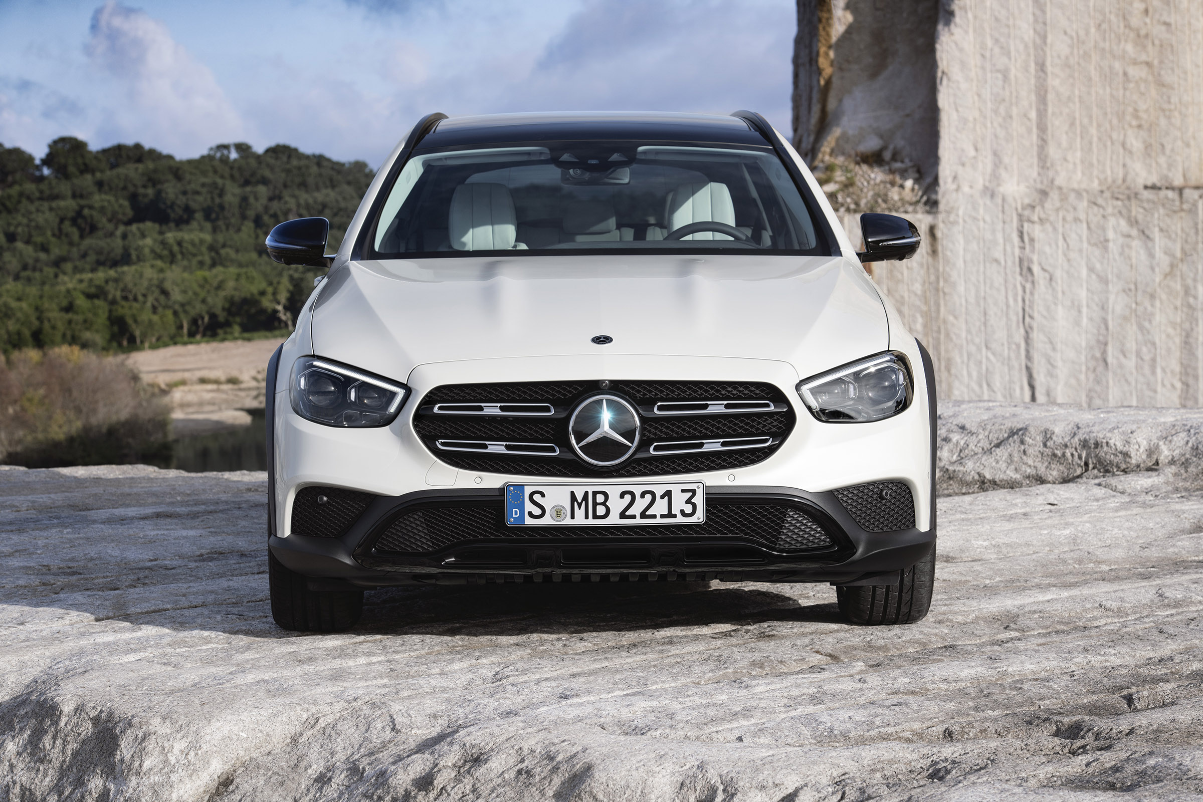 Mercedes E-Class All-Terrain front end