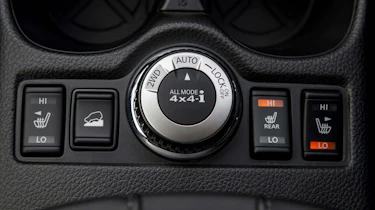 2017 Nissan X-Trail - interior 4x4 switchgear