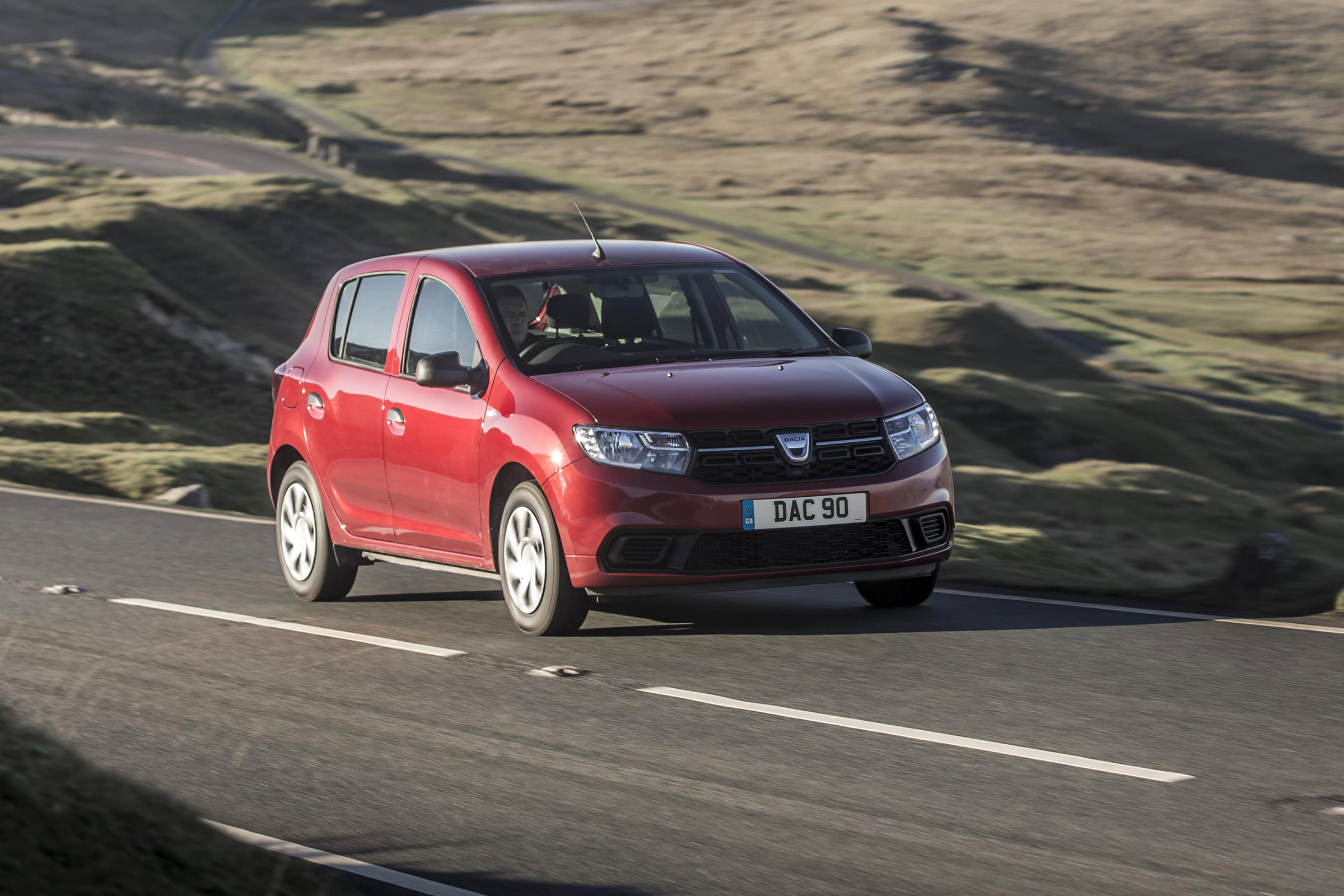 Dacia Sandero hatchback front 3/4 panning
