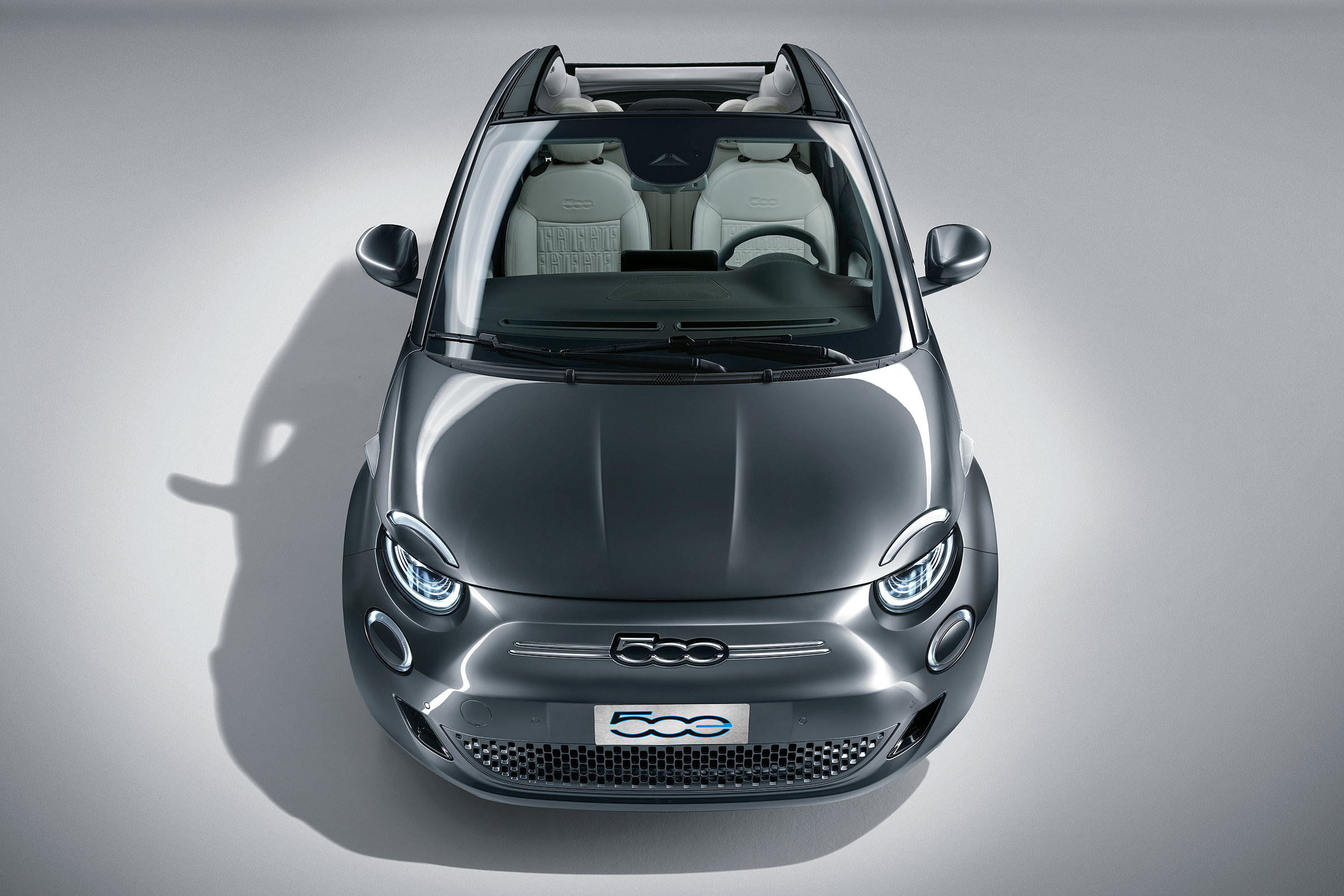 2020 Fiat 500 electric convertible - front on view
