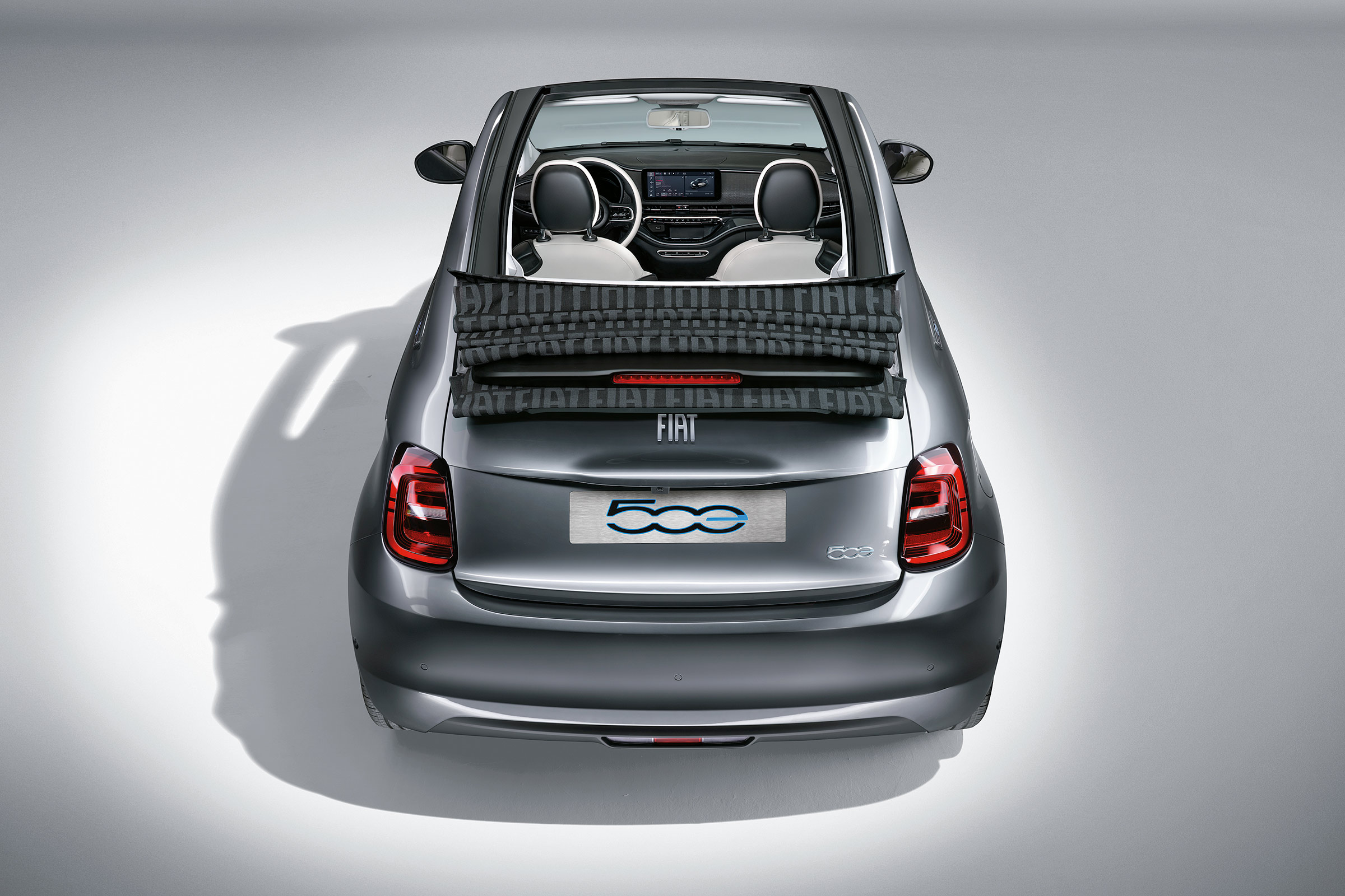 2020 Fiat 500 electric convertible - rear view 