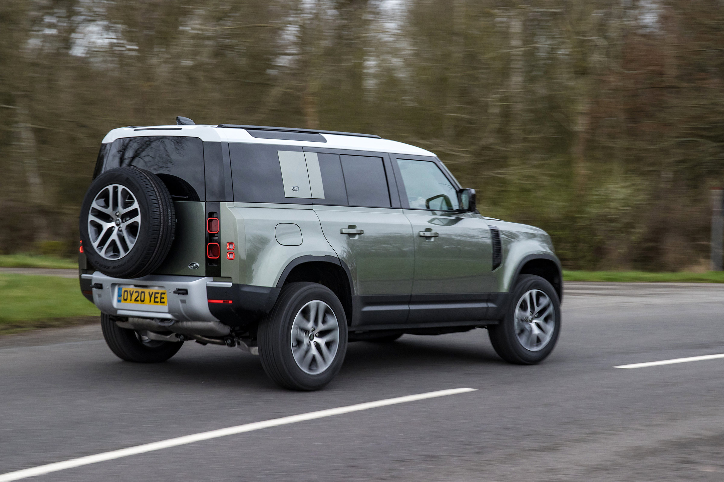 Land Rover Defender SUV rear 3/4 cornering
