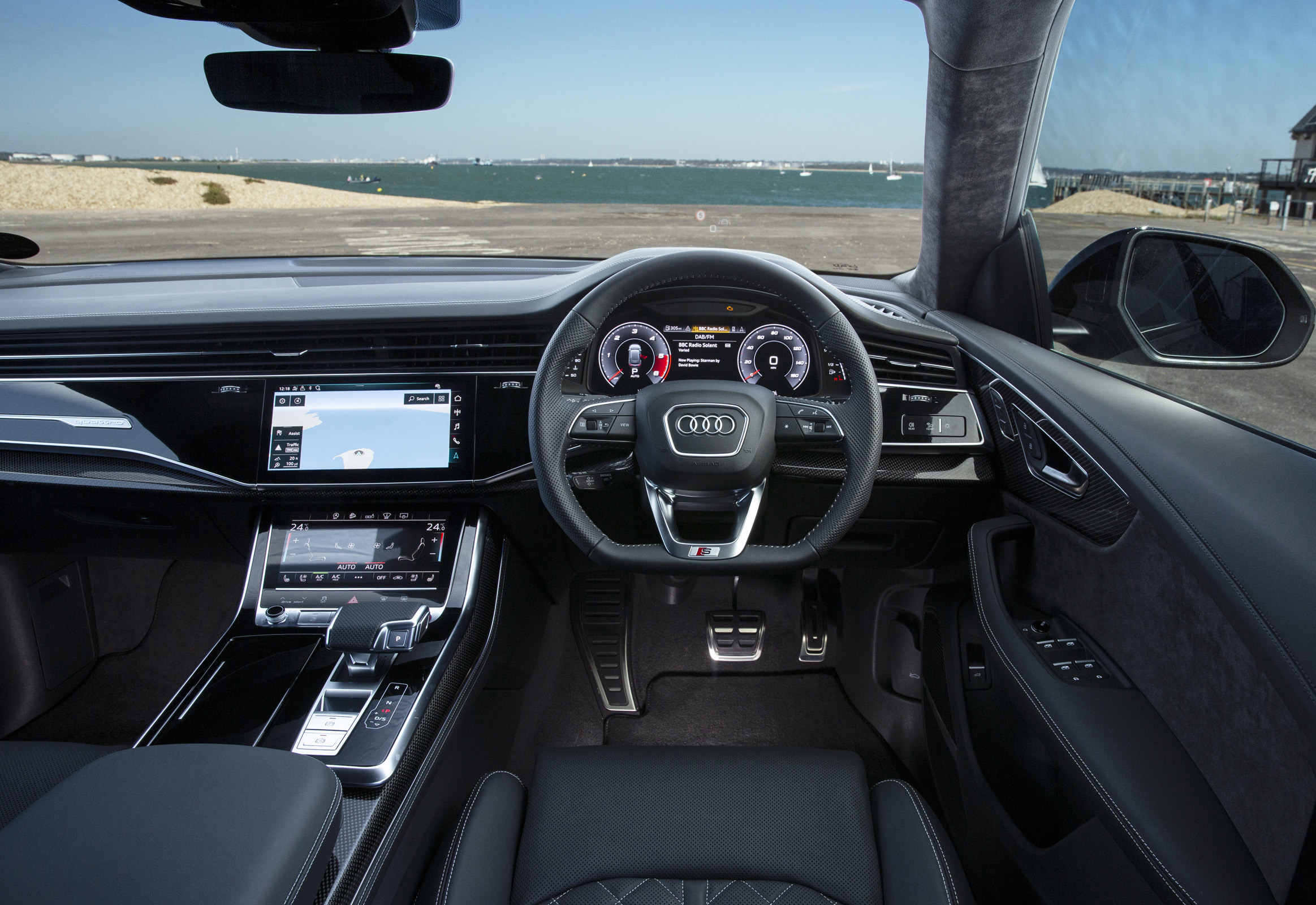 Audi SQ8 - interior 