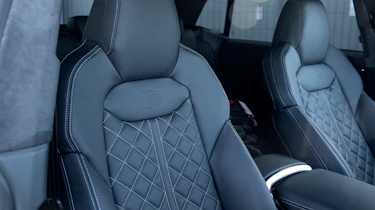 Audi SQ8 - front seats