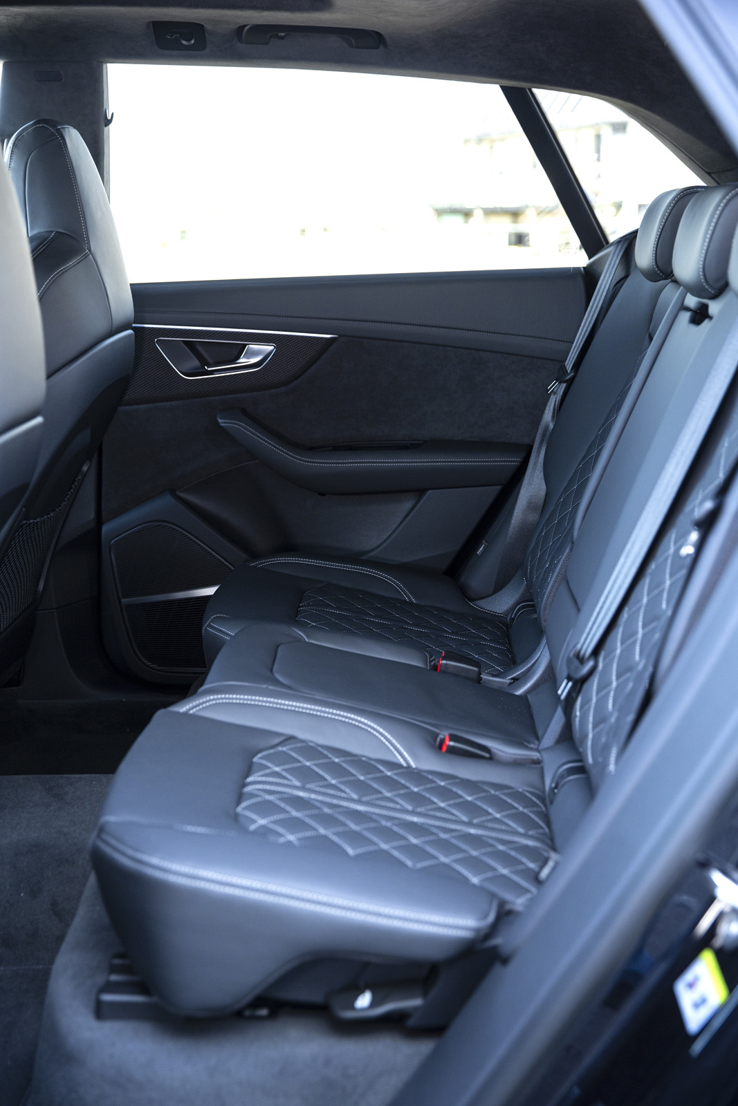 Audi SQ8 - rear seats