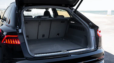 Audi SQ8 - boot