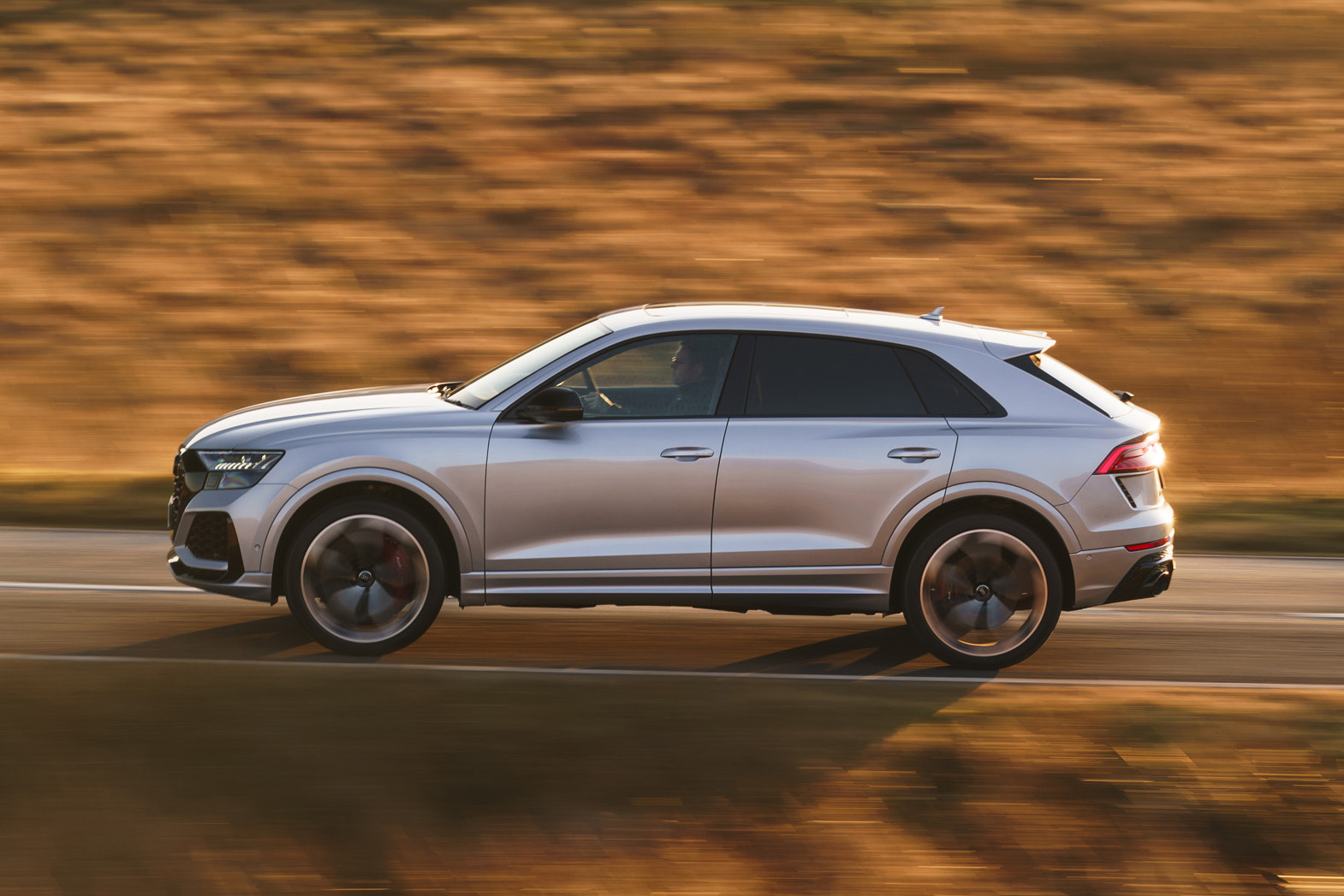 Audi RS Q8 SUV - side on view dynamic 