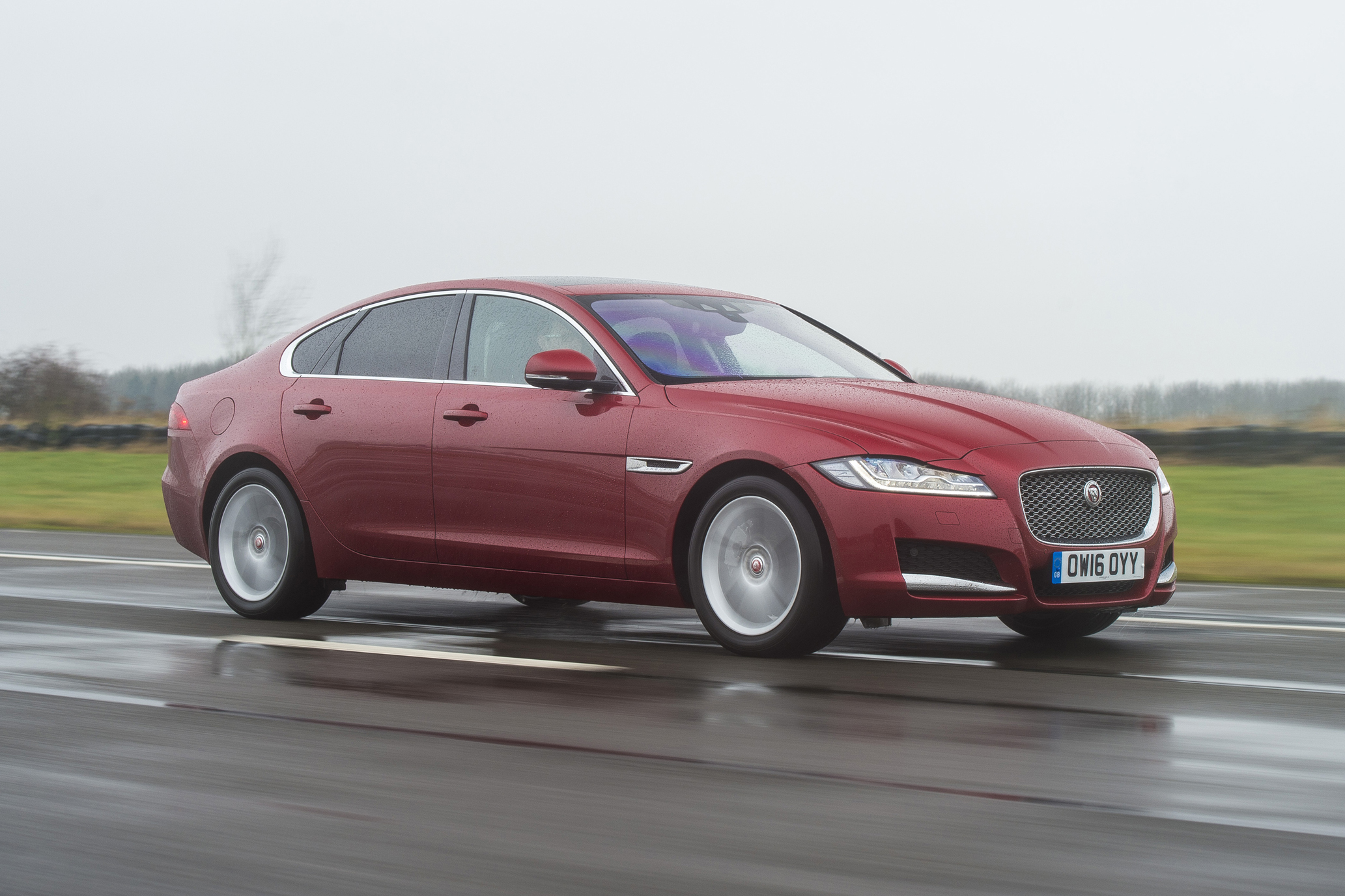 Jaguar XF - front 3/4 dynamic 