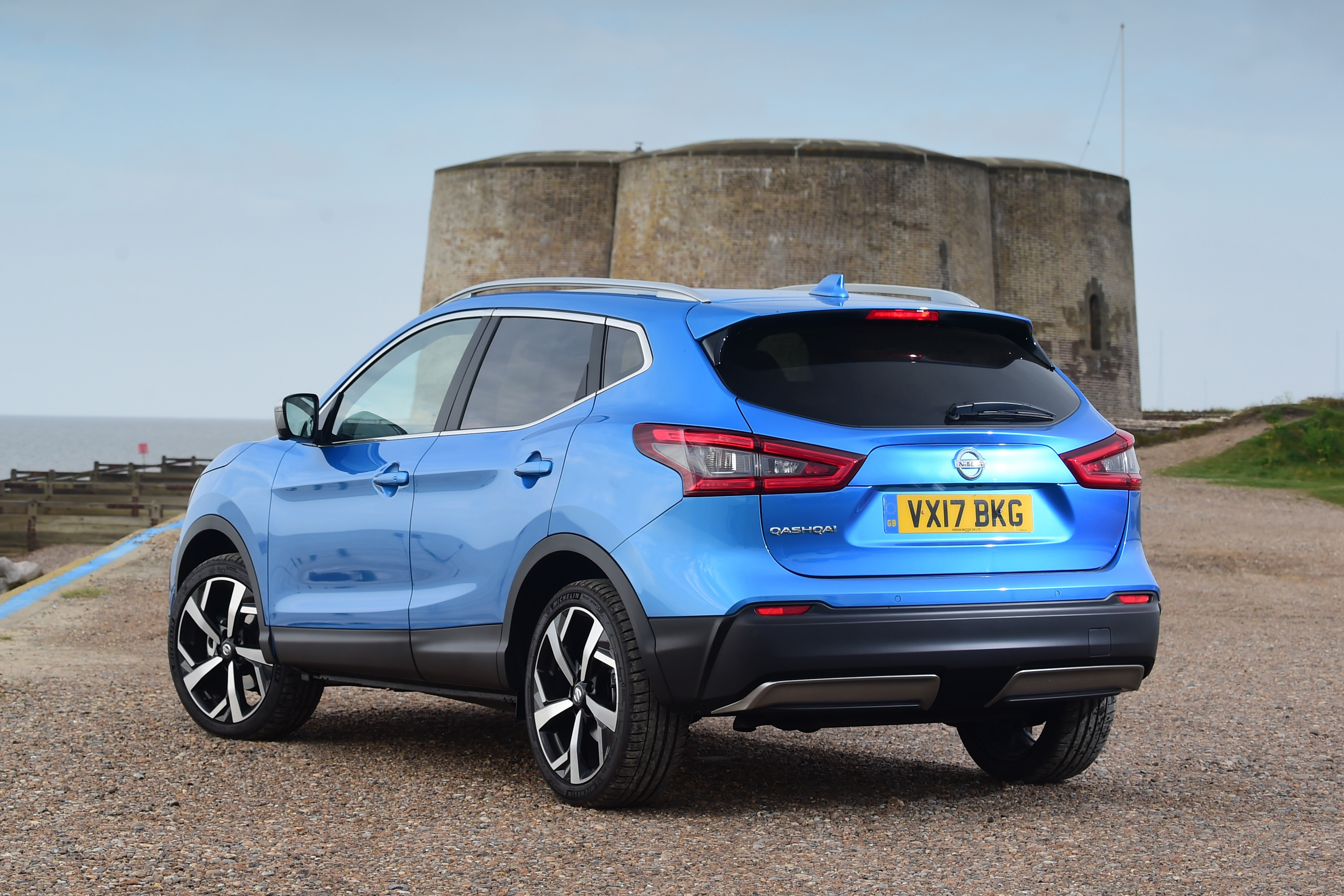 Nissan Qashqai - front 3/4 static 