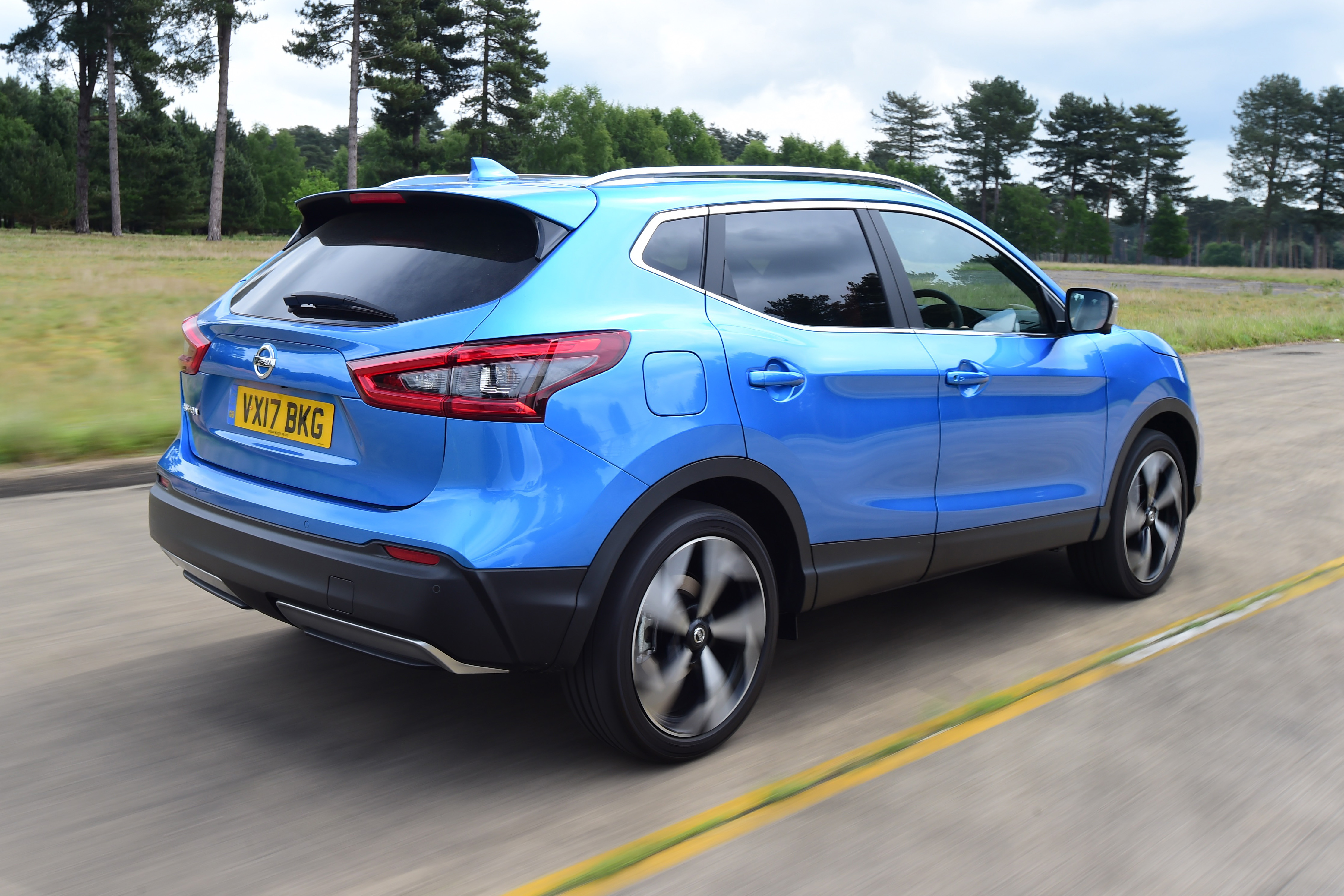 Nissan Qashqai - rear 3/4 dynamic passing 