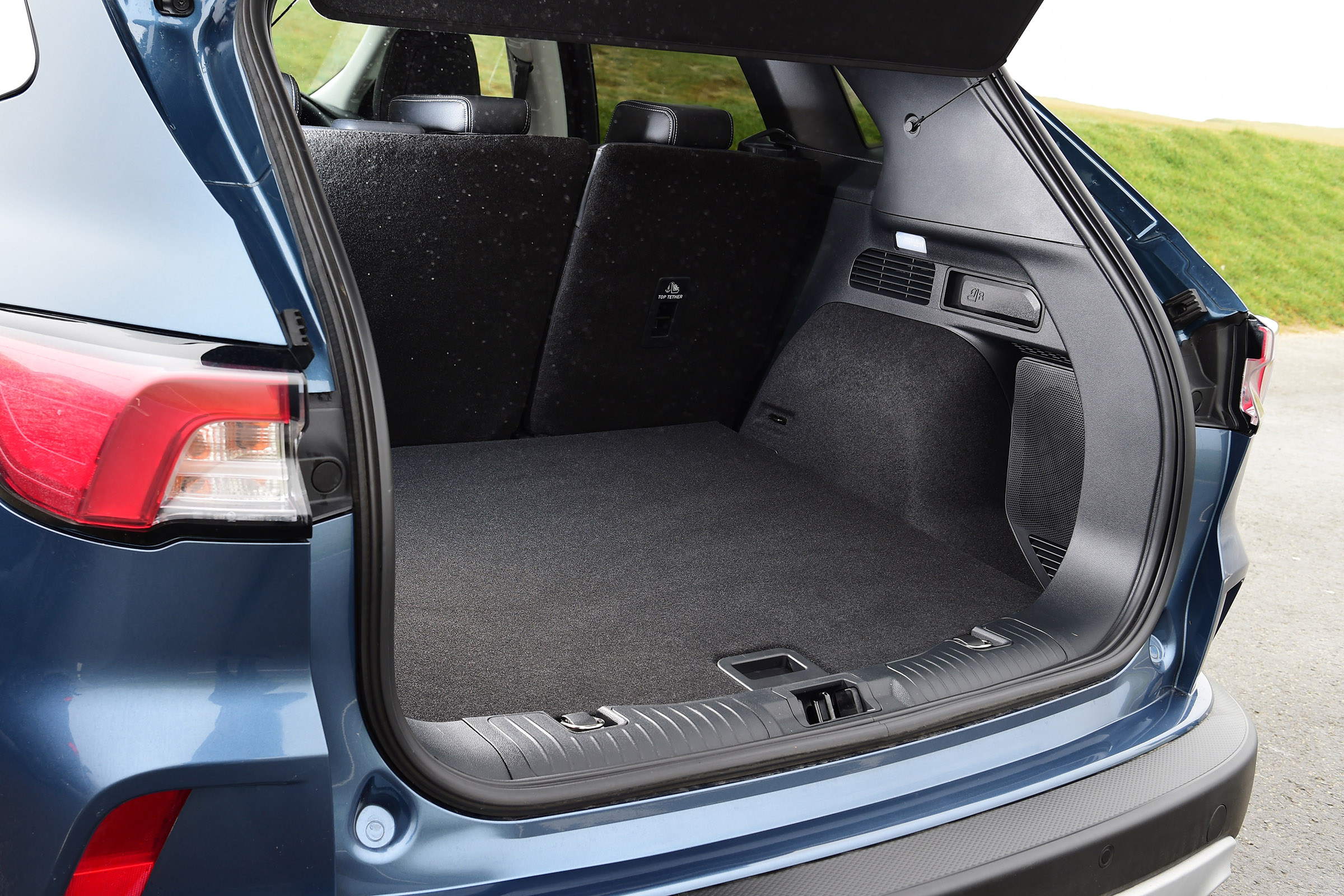 Ford Kuga boot - side view with seats up