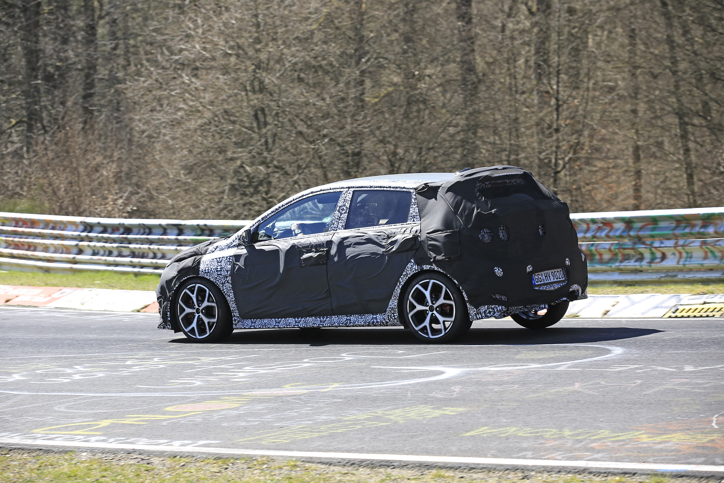 Hyundai i20 N development car - Nurburgring - rear view passing 