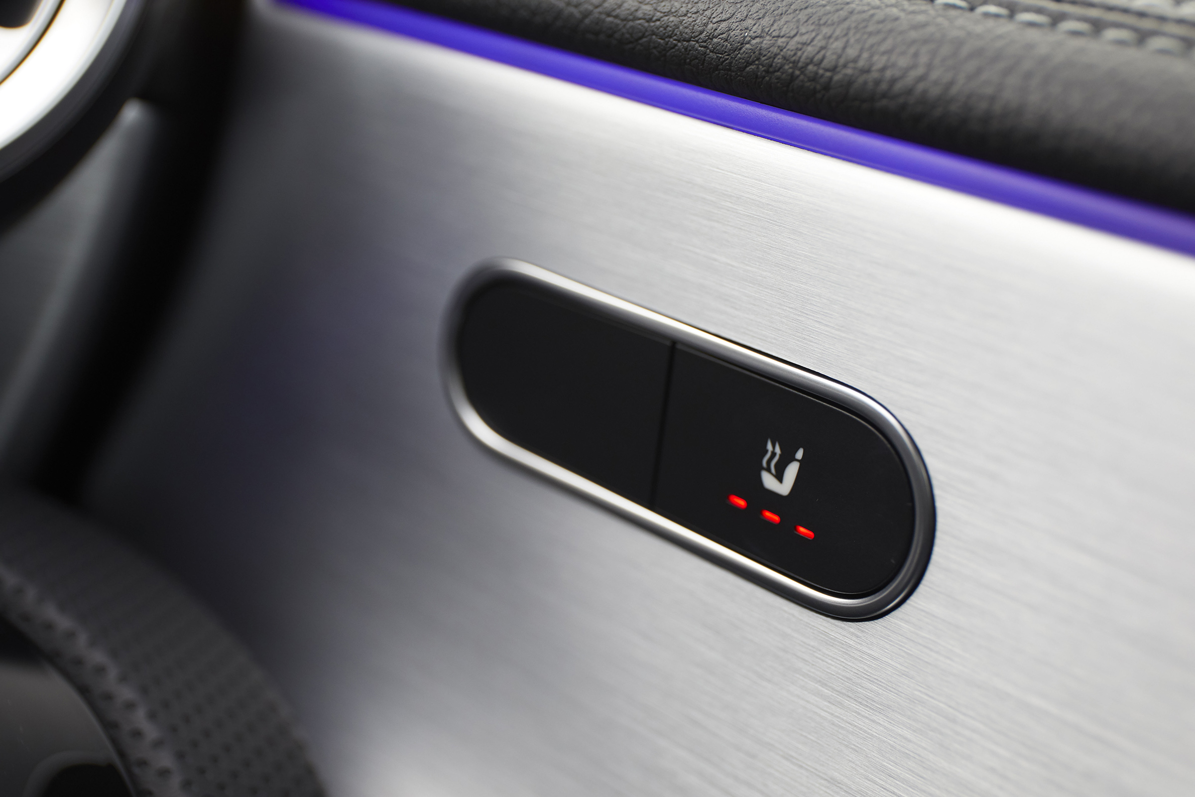 Mercedes CLA Shooting Brake heated seat button