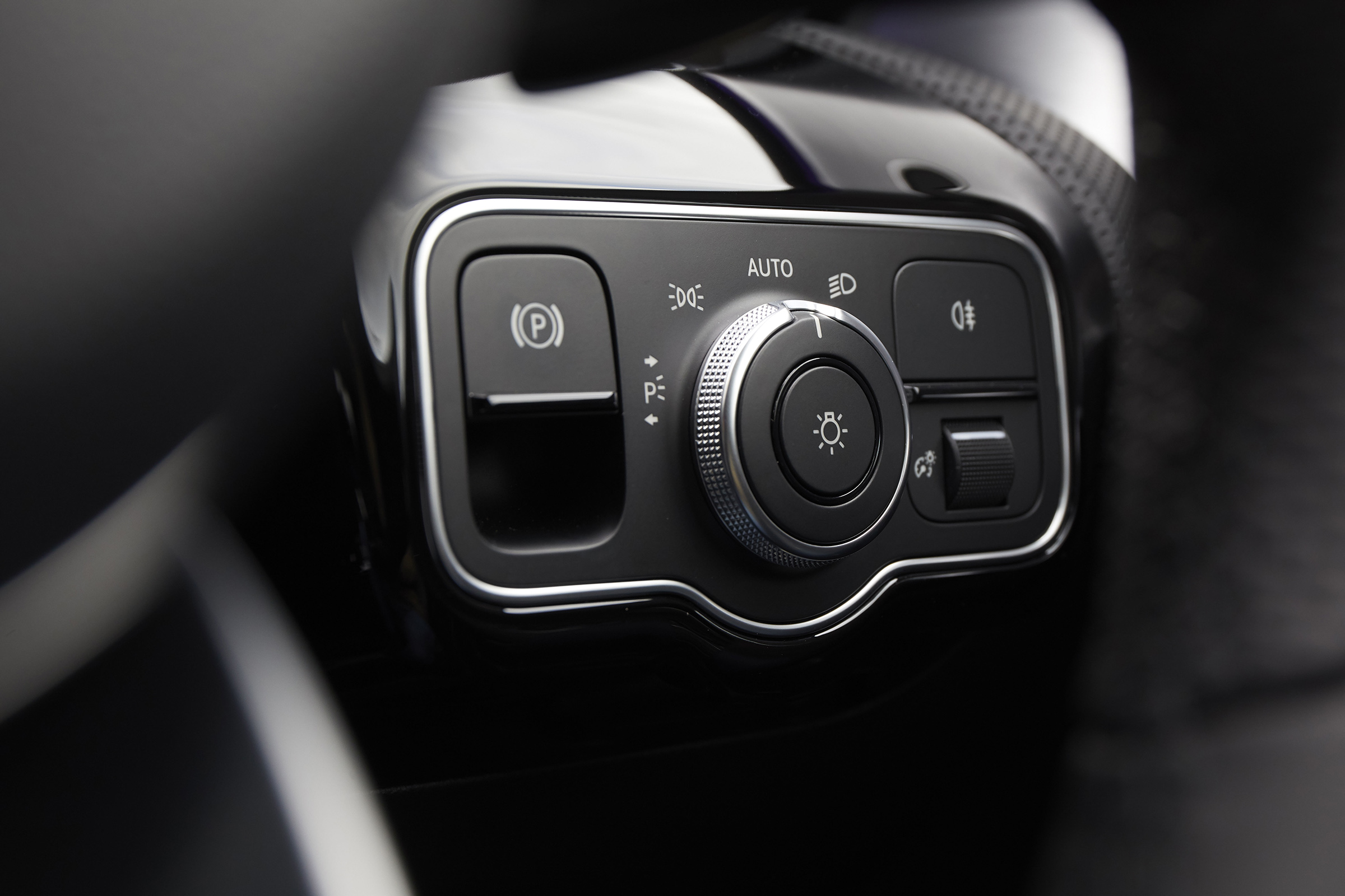 Mercedes CLA Shooting Brake lighting dials