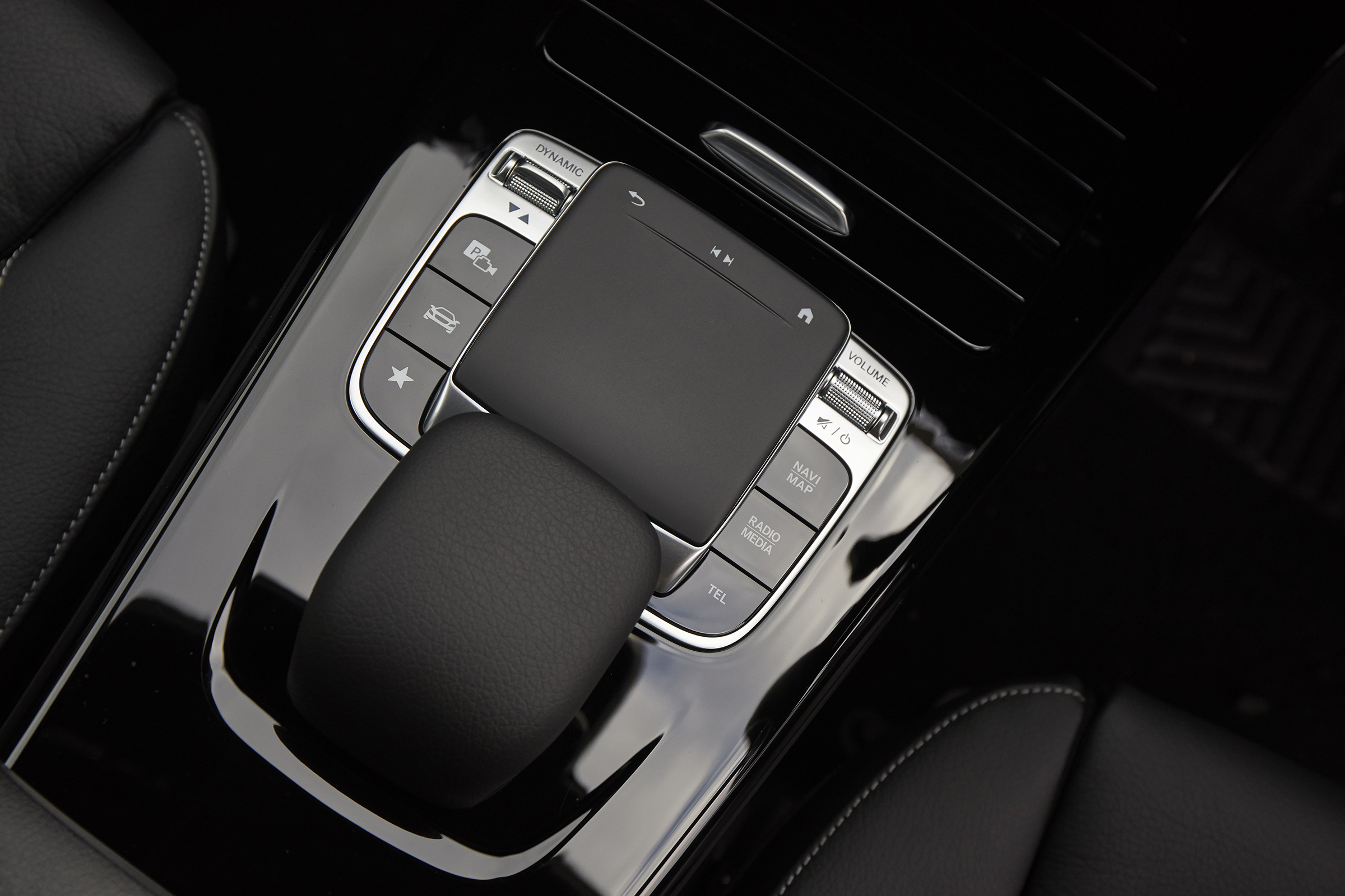 Mercedes CLA Shooting Brake touchpad