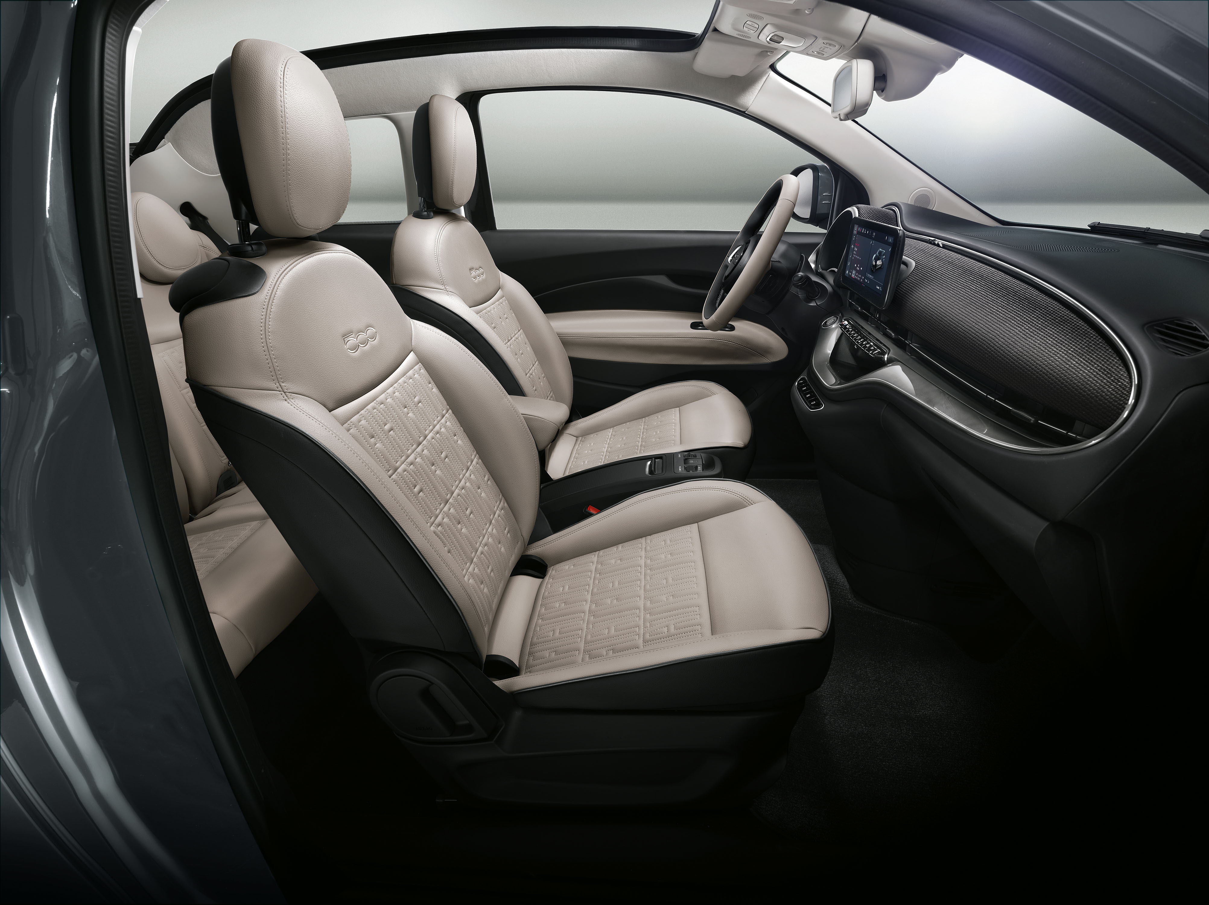 2020 Fiat 500 electric convertible - interior 