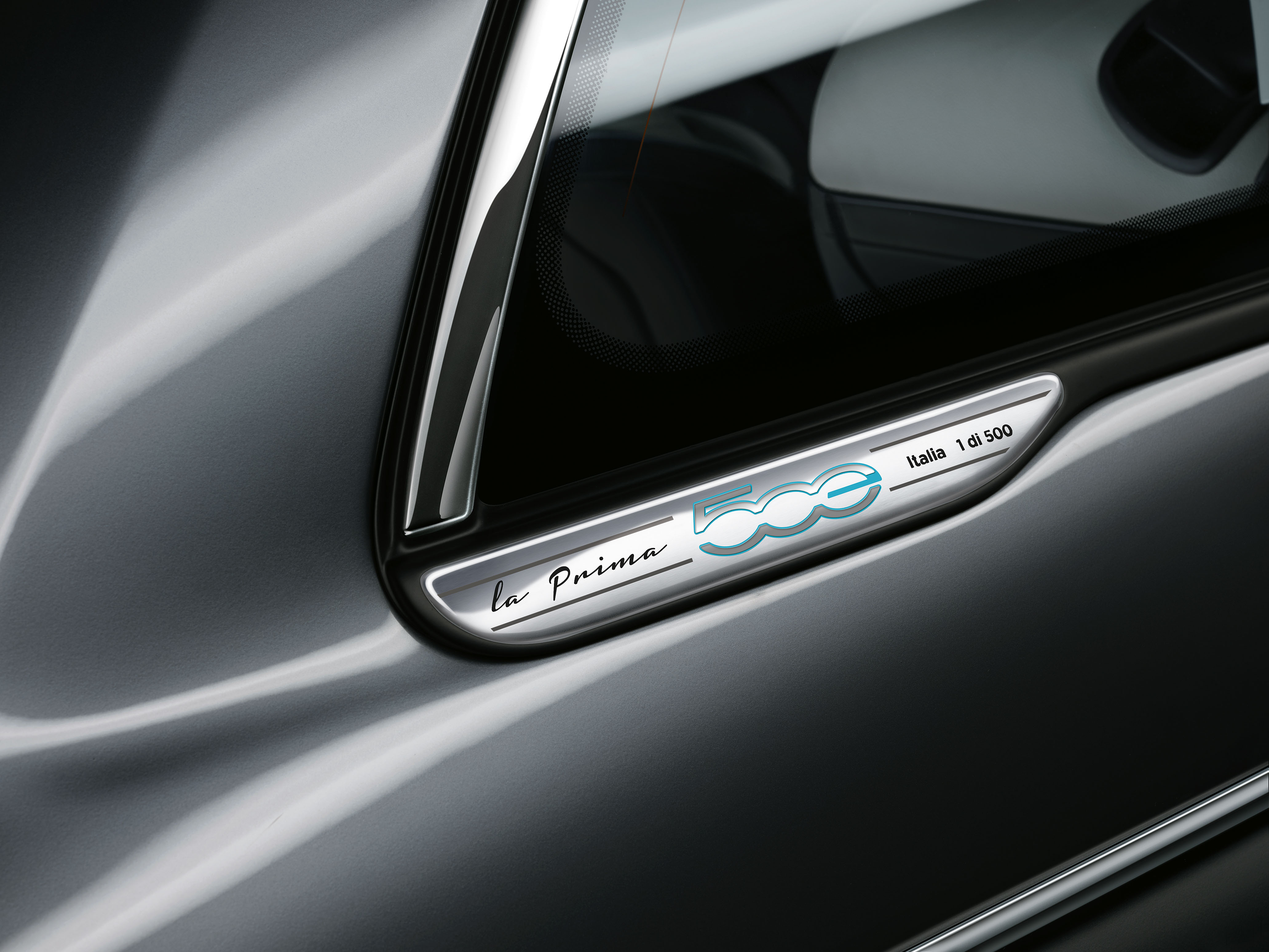2020 Fiat 500 electric convertible - rear quarter badge