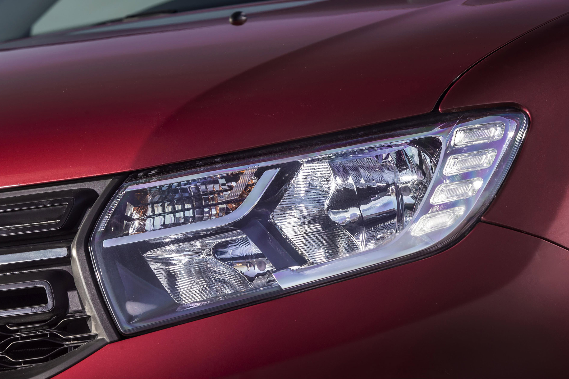 Dacia Sandero headlight
