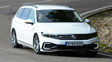 Volkswagen Passat GTE Estate cornering