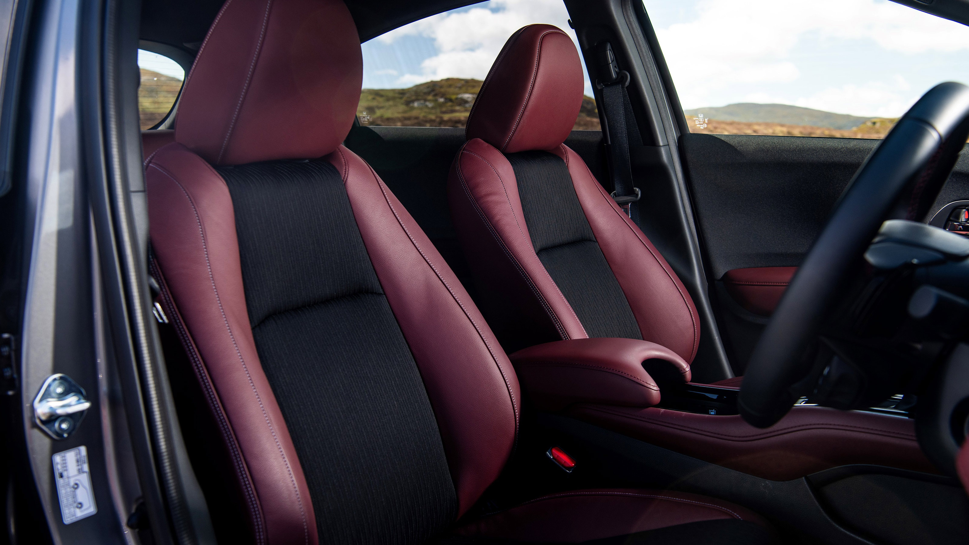 Honda HR-V SUV front seats