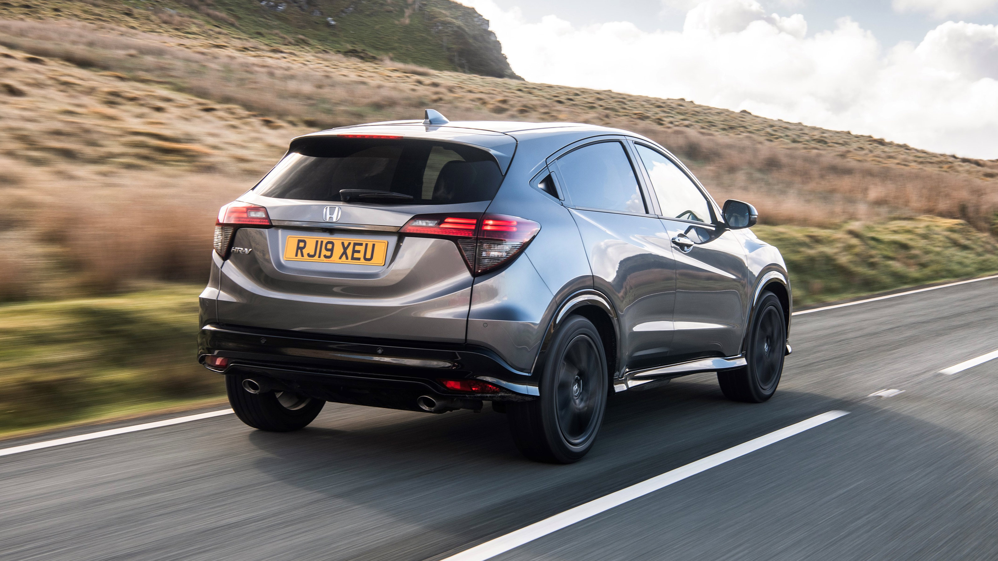 Honda HR-V SUV rear 3/4 tracking