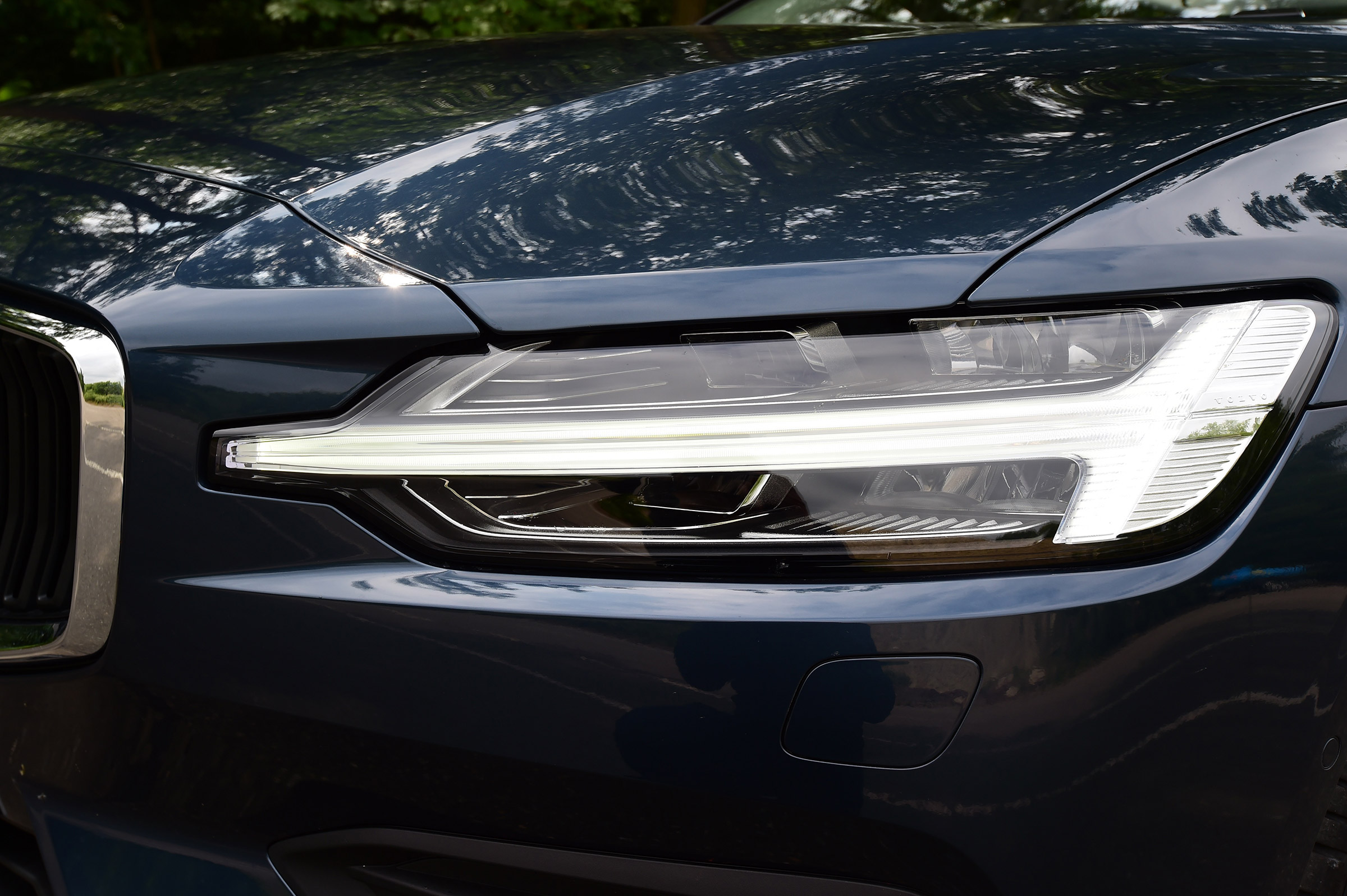 Volvo V60 estate headlights