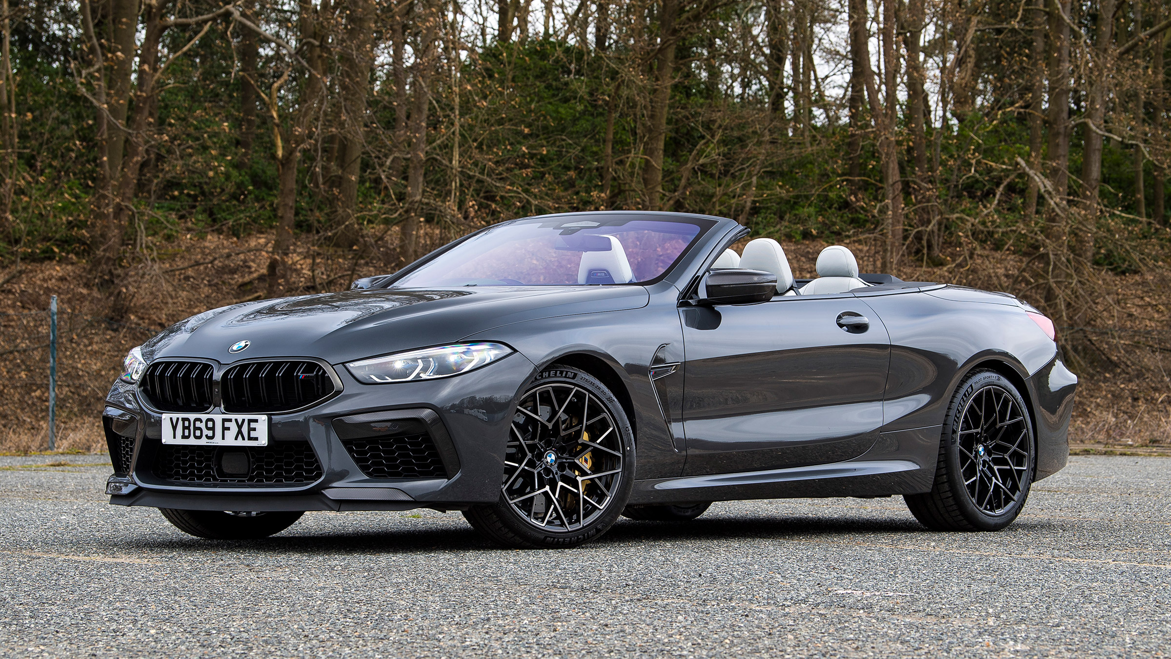 BMW M8 Convertible front 3/4 static