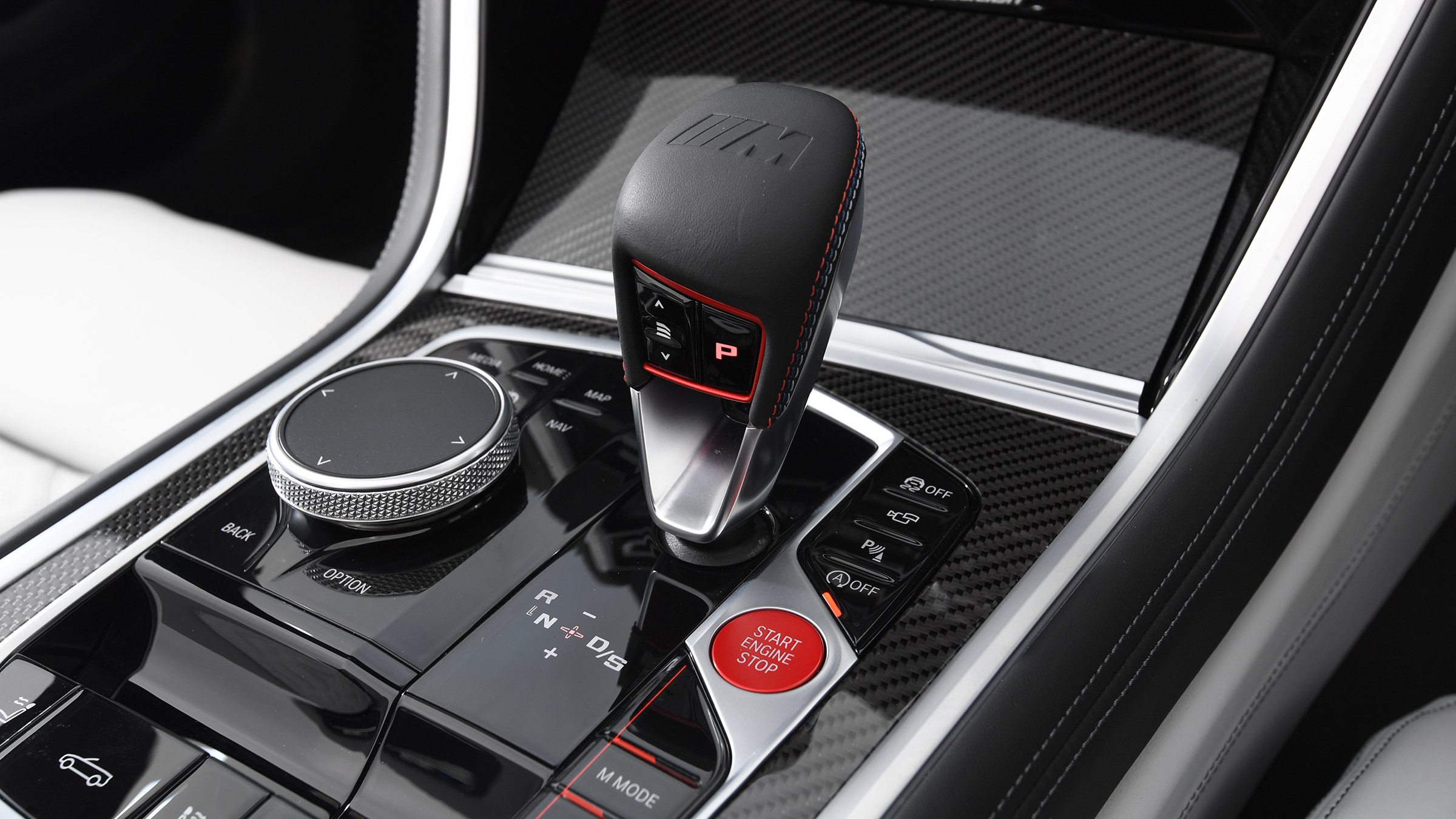 BMW M8 Convertible gearlever