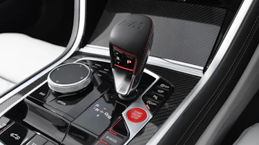 BMW M8 Convertible gearlever