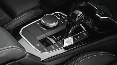 BMW M235i Gran Coupe saloon gearlever