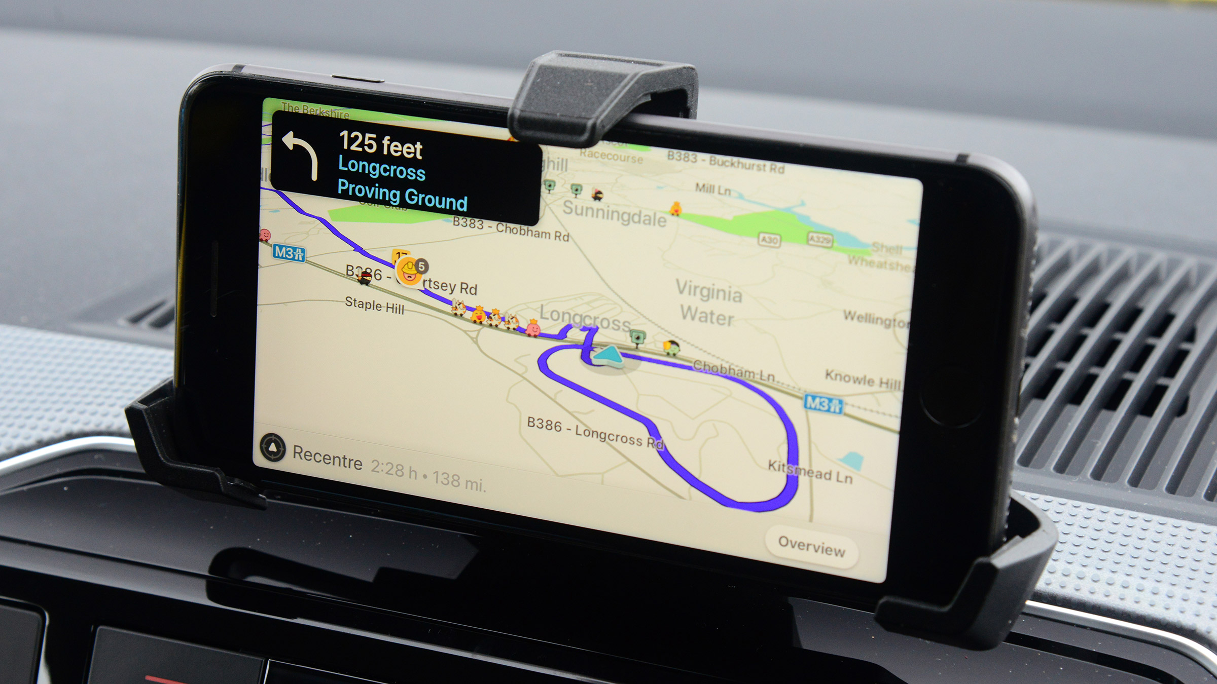 Skoda Citigo e iV hatchback smartphone cradle