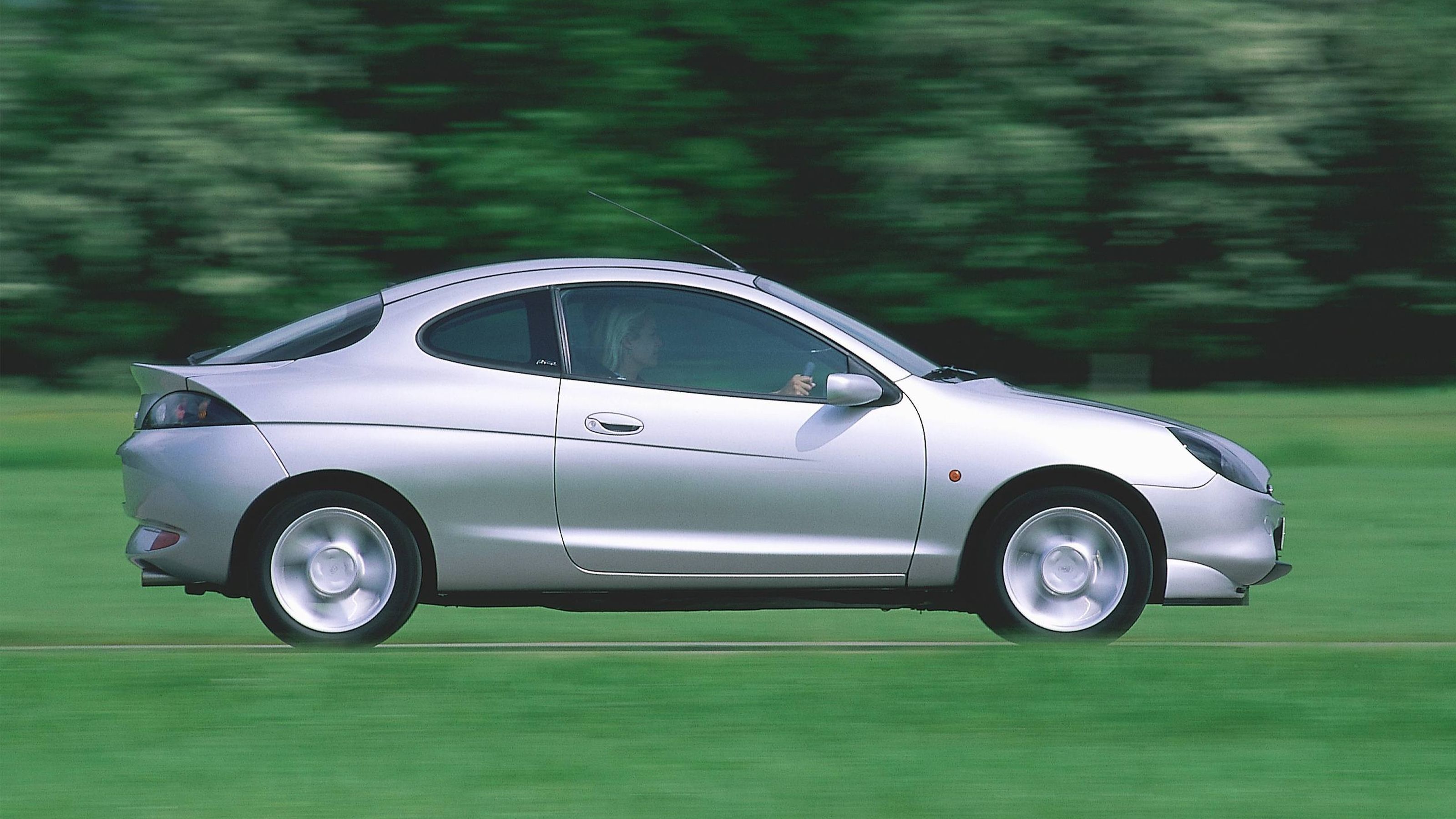 1997 Ford Puma - side panning