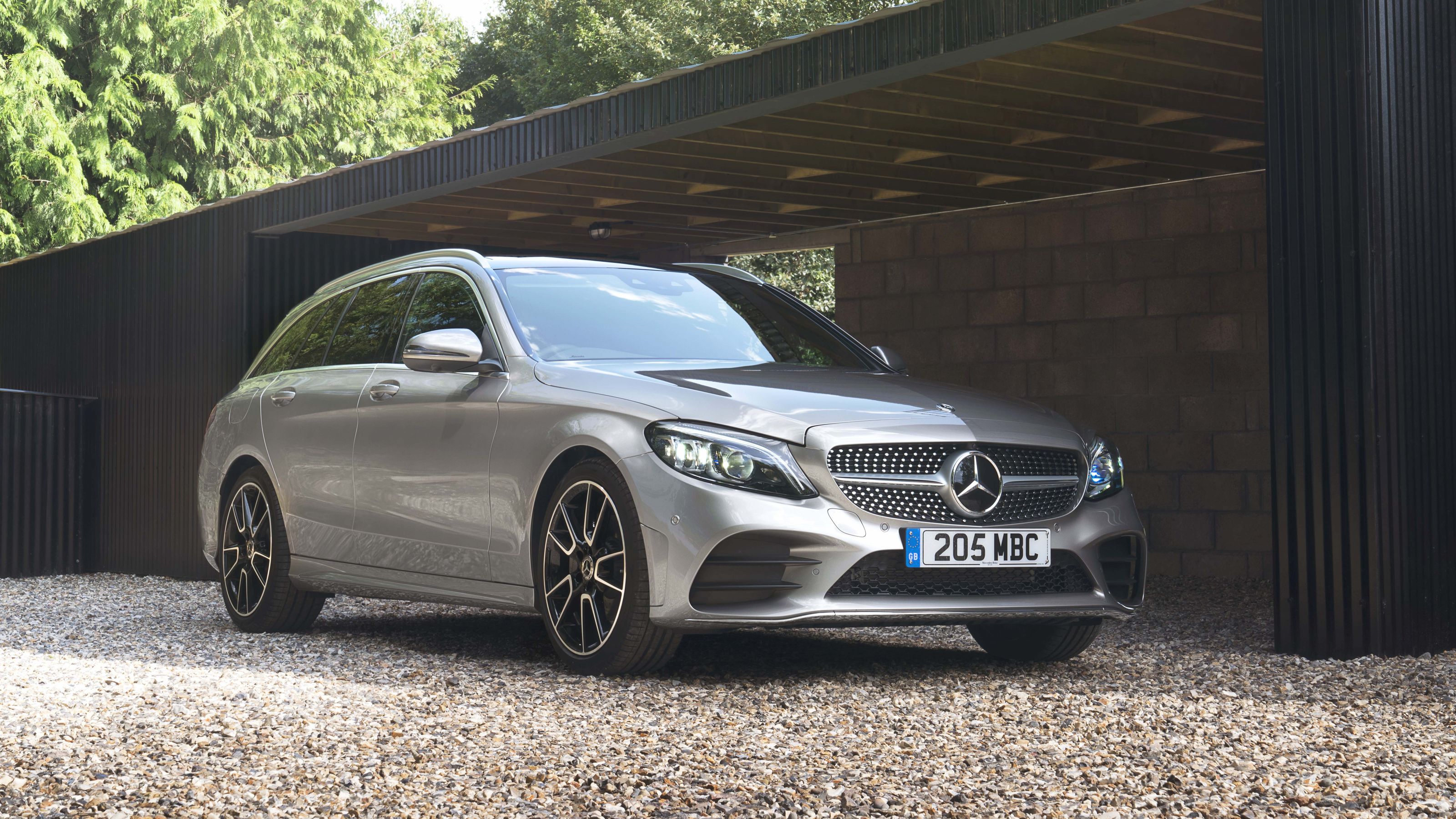 Mercedes C-Class Estate front 3/4 static
