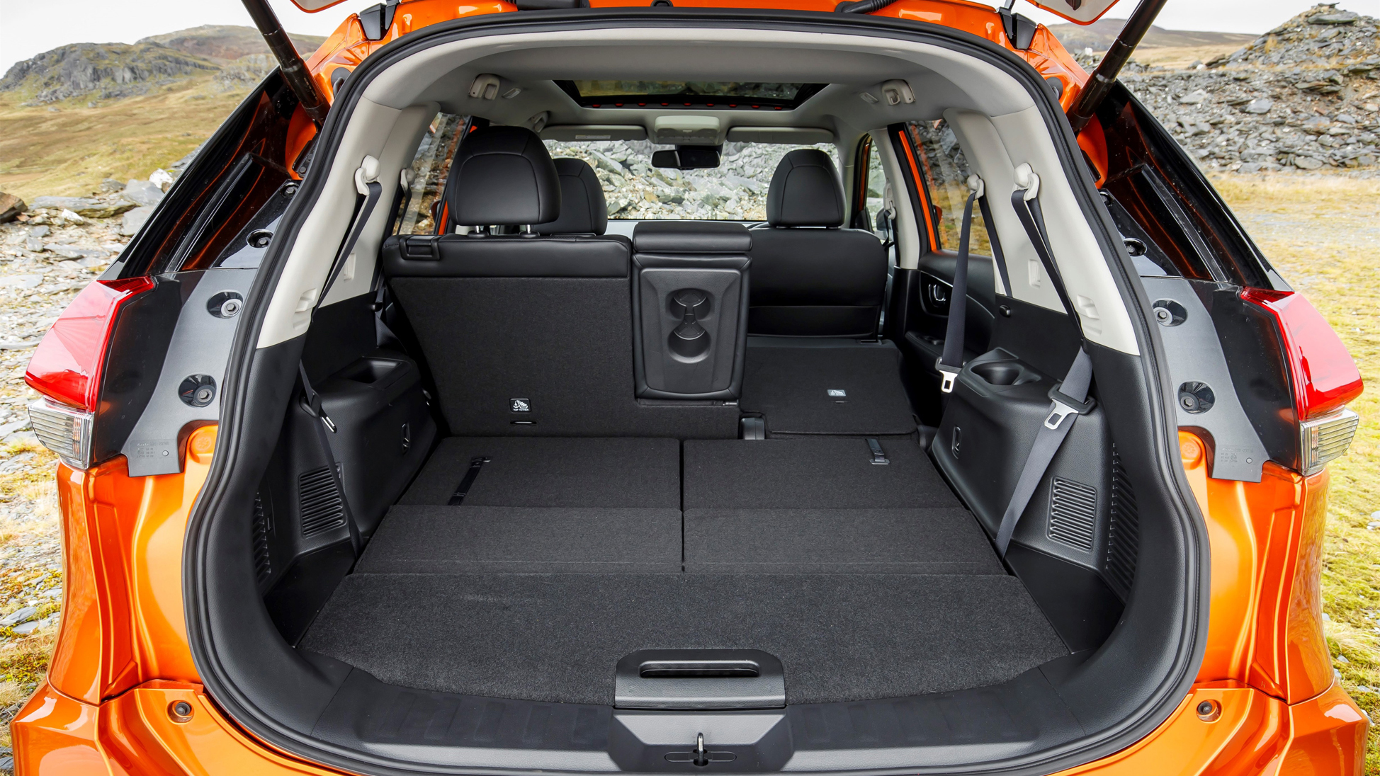 Nissan X-Trail - boot 
