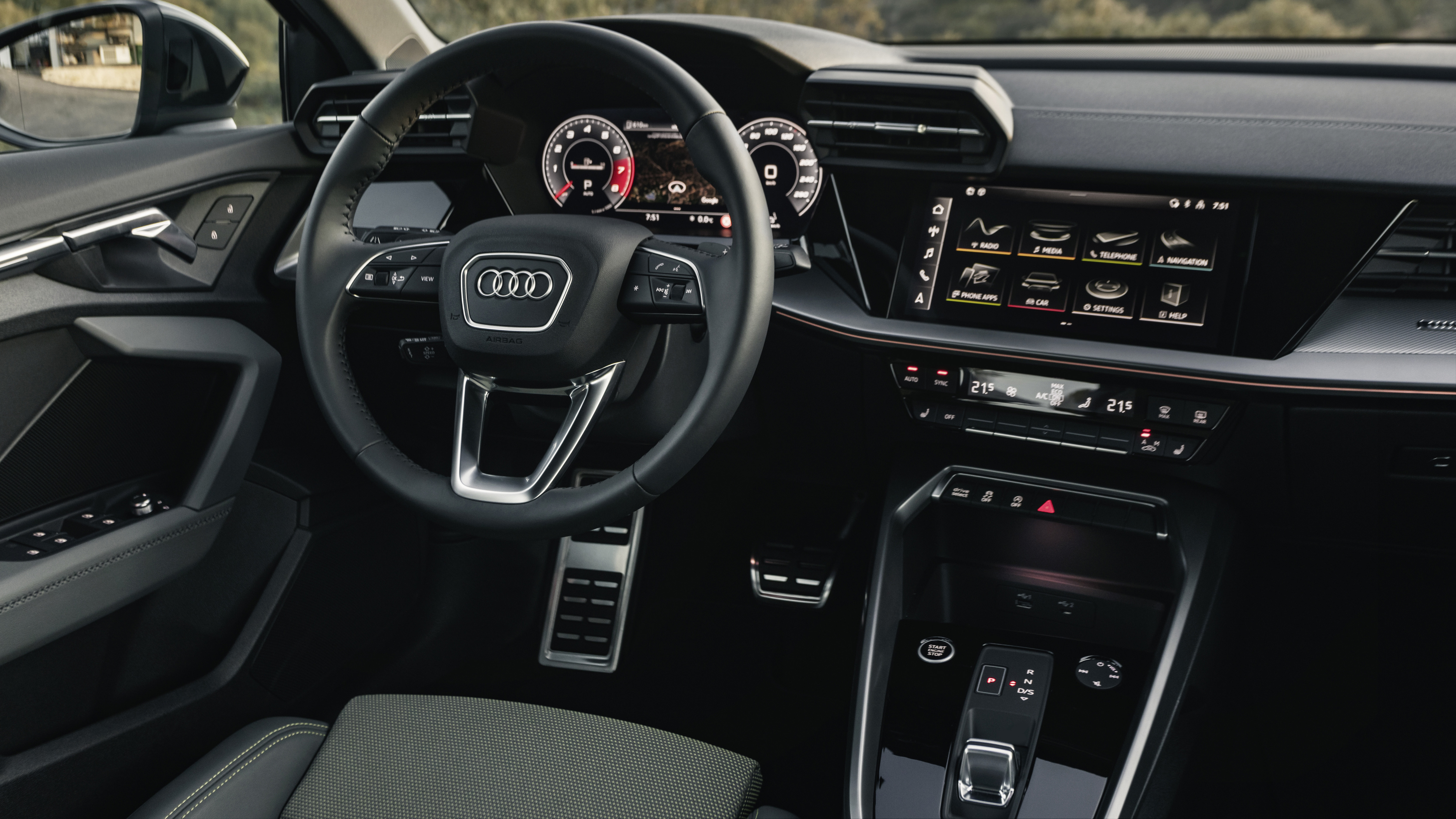 Audi A3 35 TFSI Sportback - interior and dashboard 