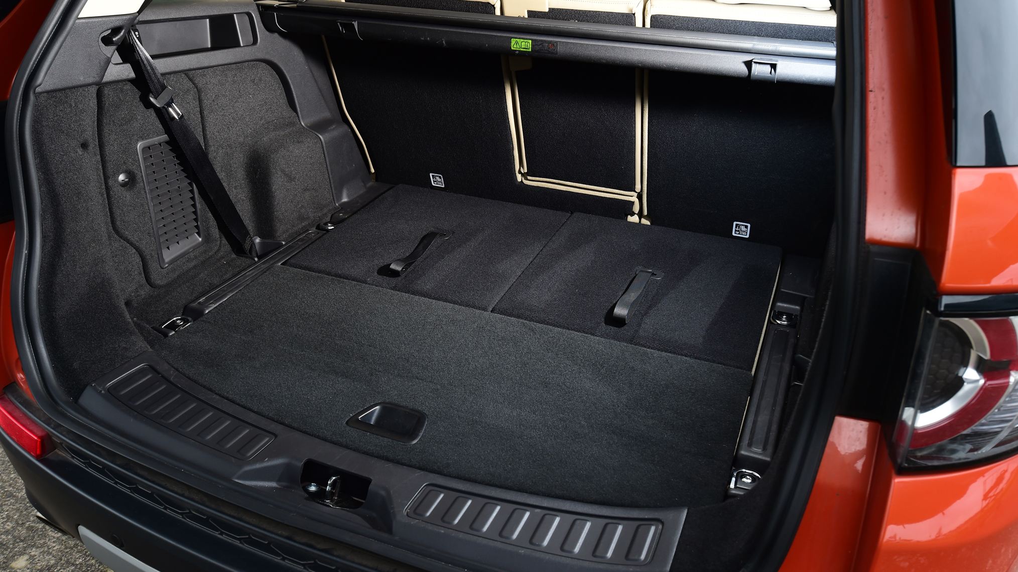 Land Rover Discovery Sport - boot 