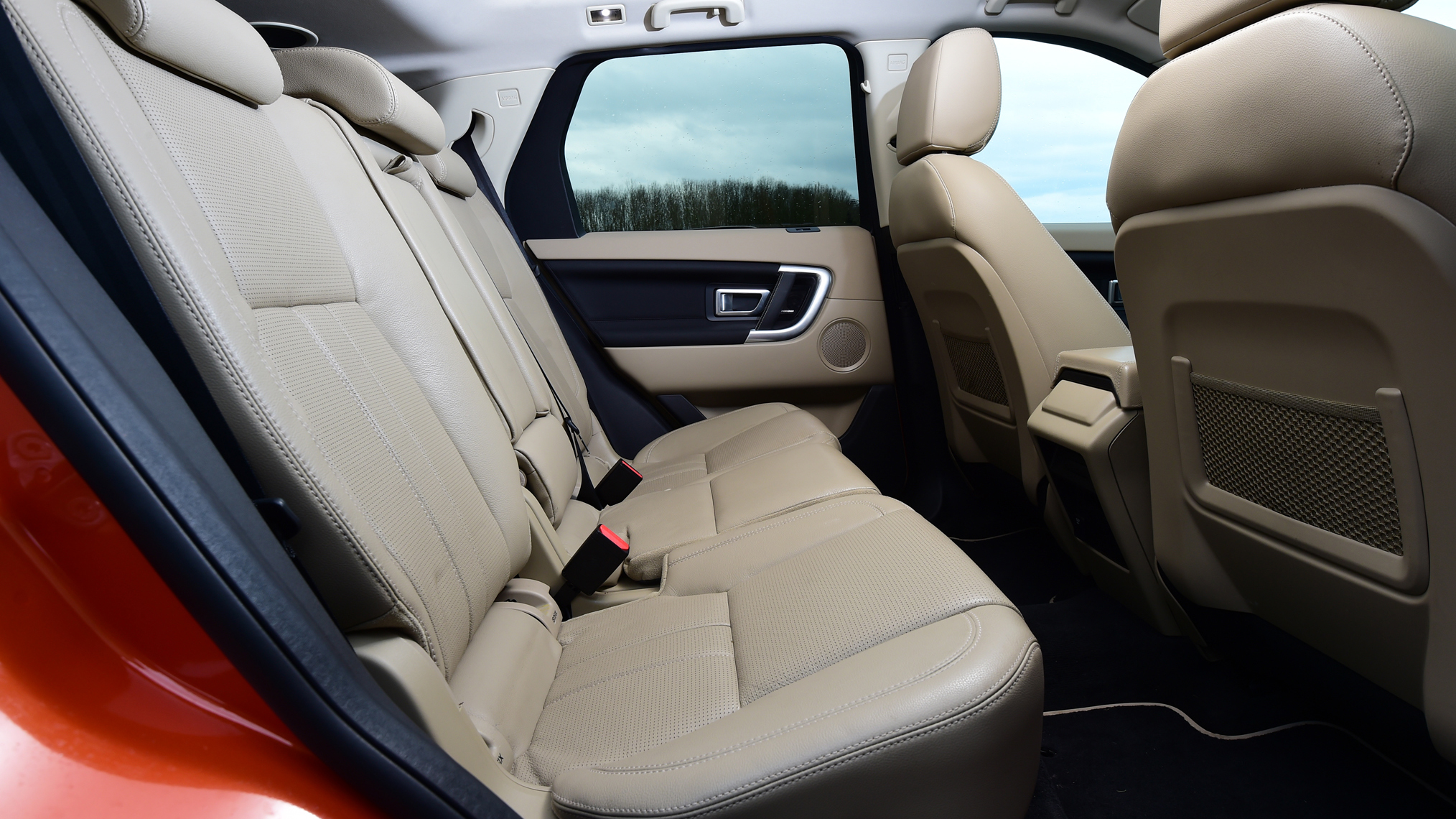 Land Rover Discovery Sport - rear seats