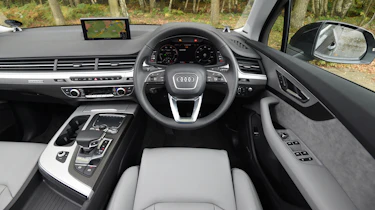 Audi Q7 e-tron - interior