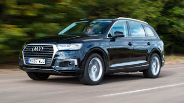 Audi Q7 e-tron - front 3/4 view