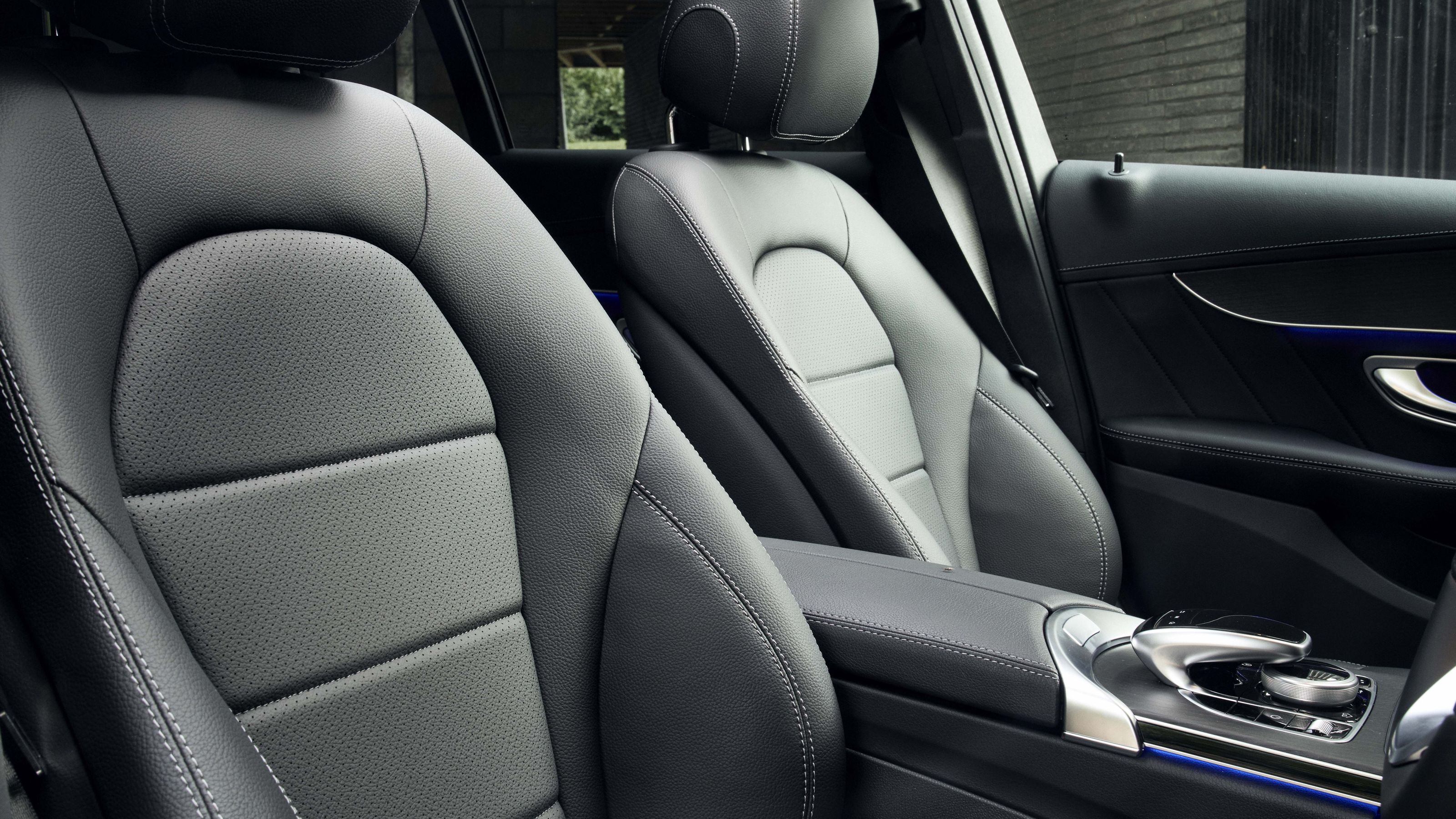 Mercedes C-Class Estate front seats