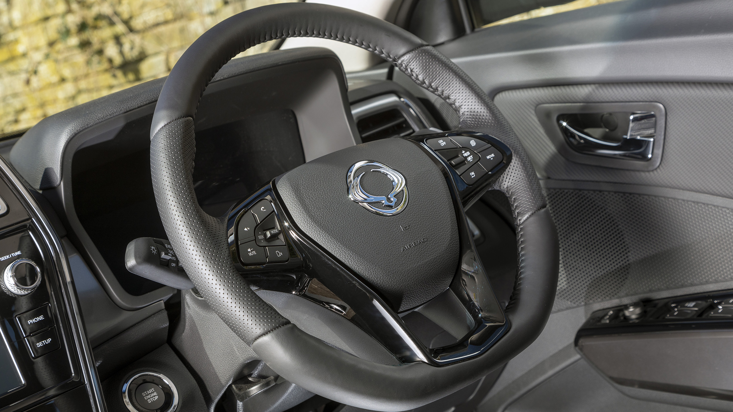 SsangYong Tivoli steering wheel