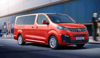 Vauxhall Vivaro-e Life driving