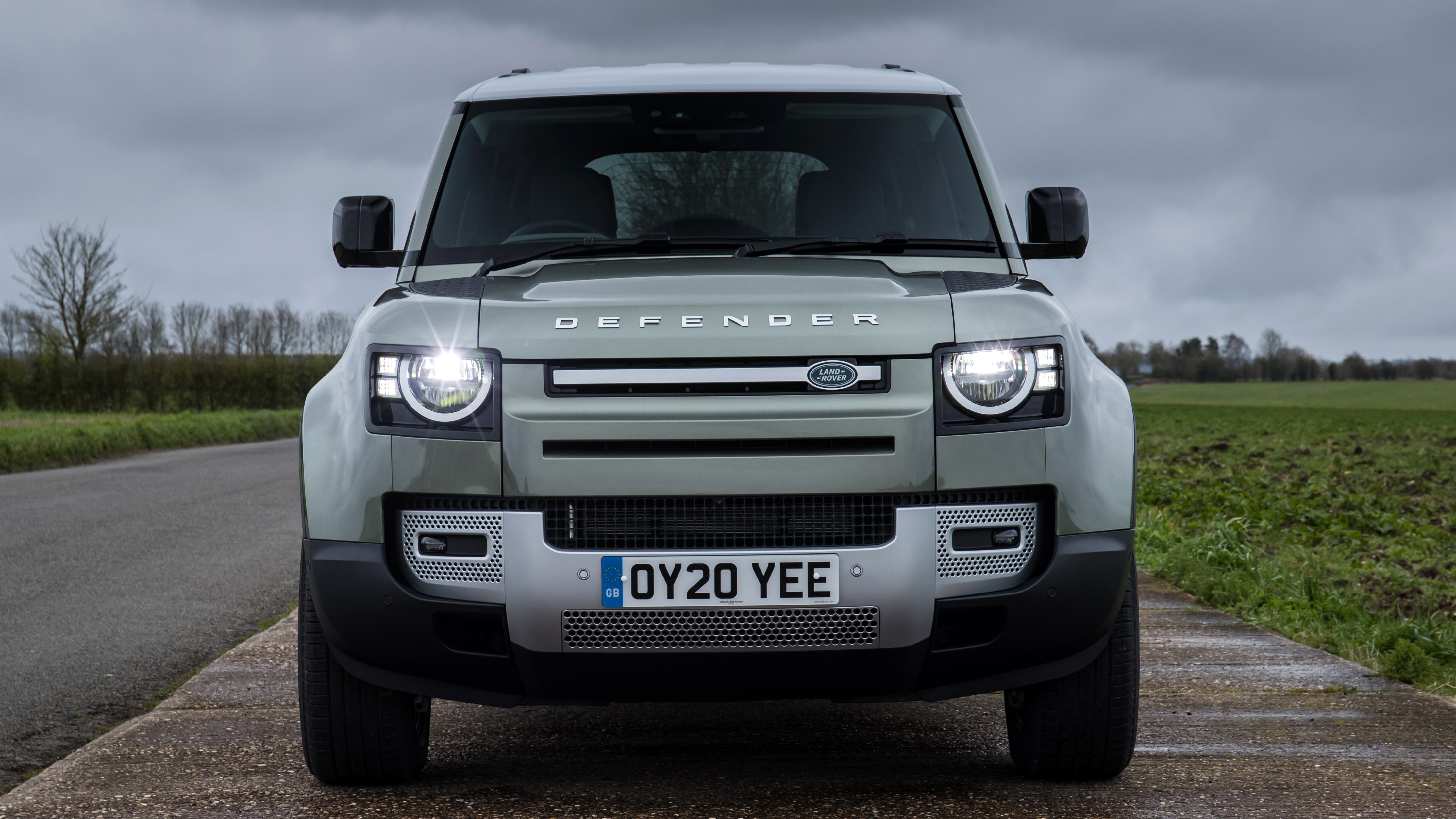 Land Rover Defender 110 - front view static 