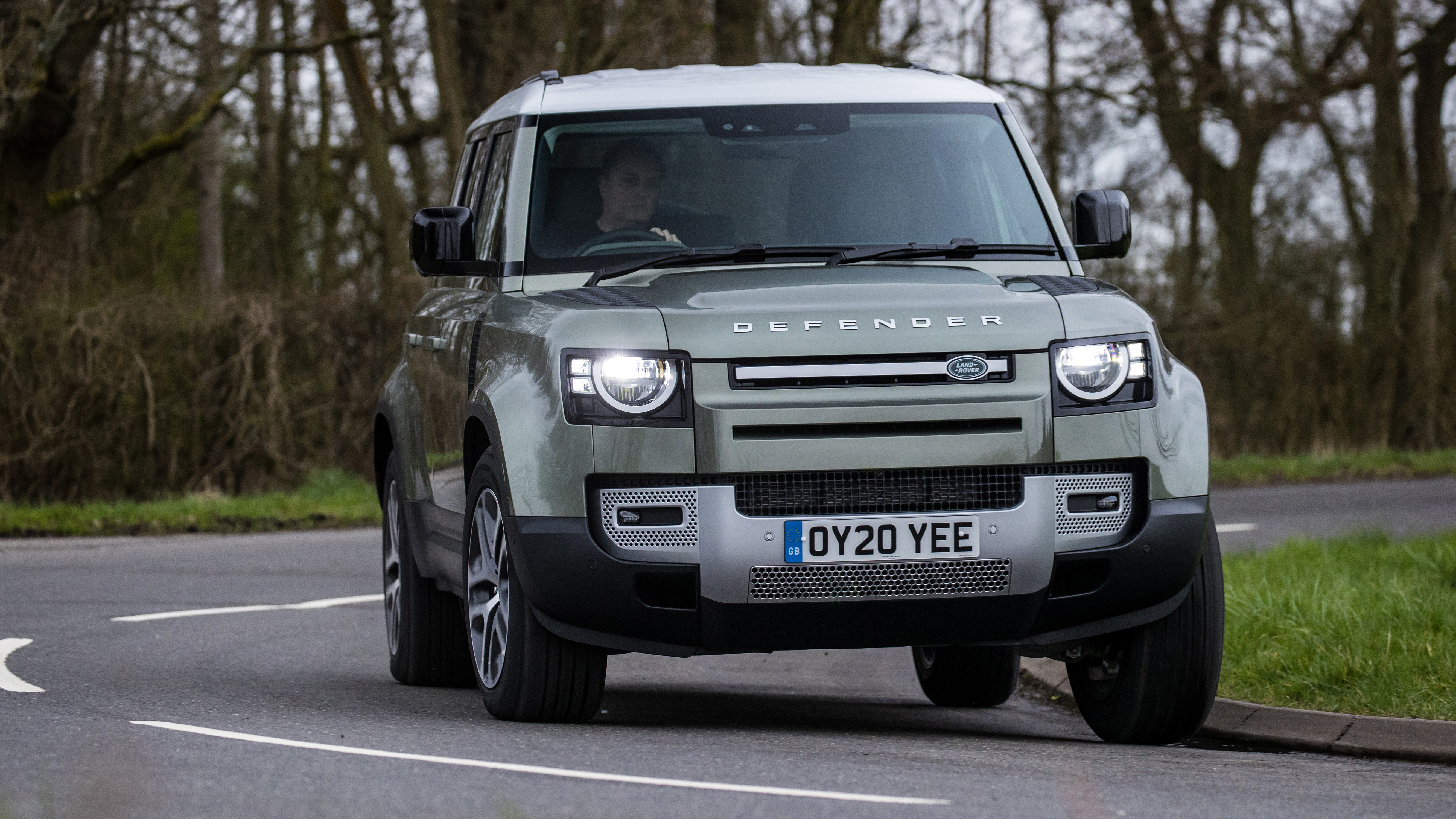 Land Rover Defender 110 - cornering dynamic 