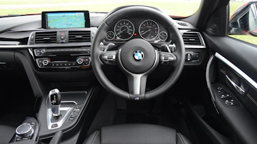 BMW 330e - interior