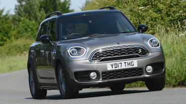 MINI Countryman PHEV - front 3/4 driving
