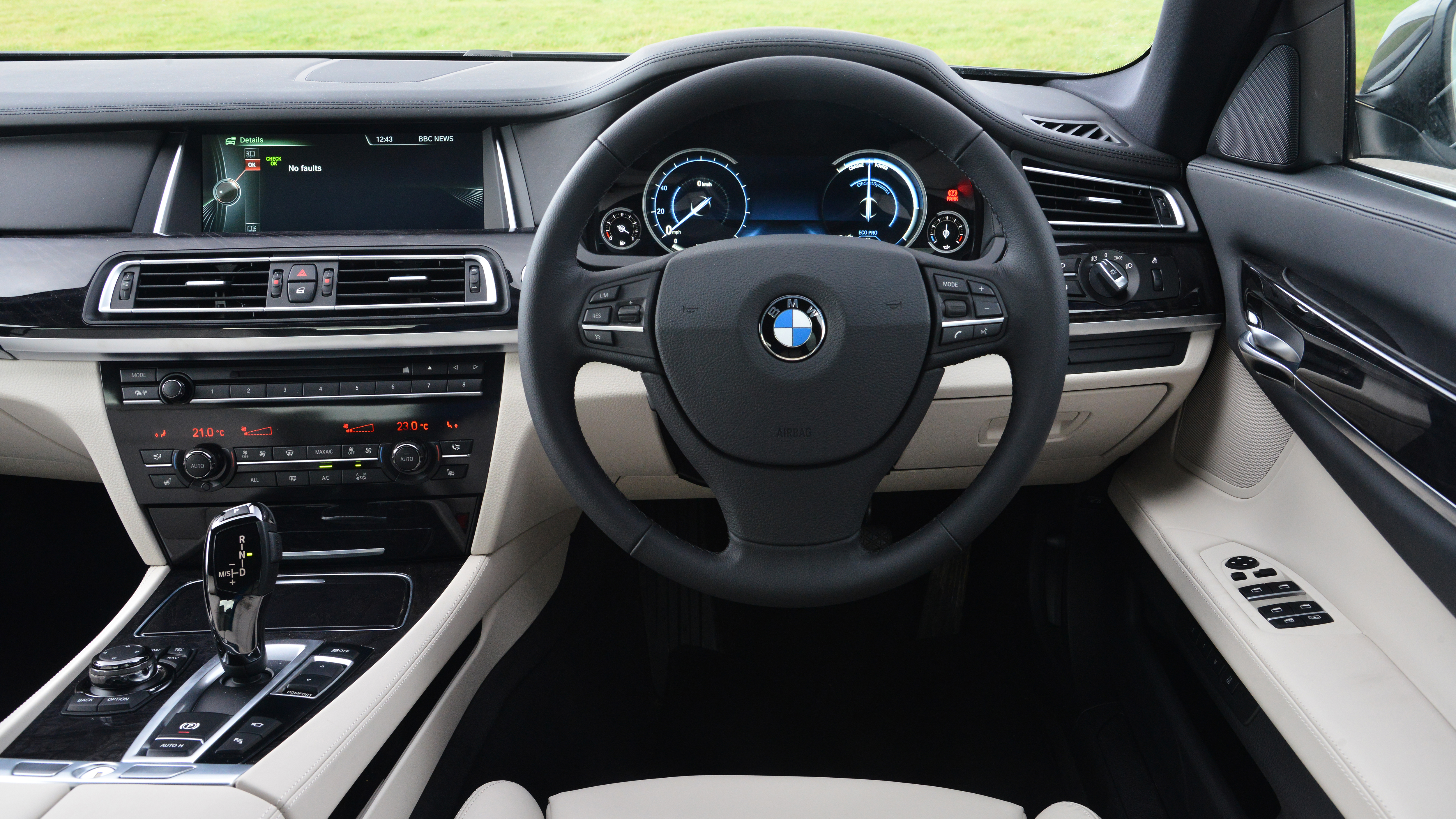 BMW 7 Series - interior 