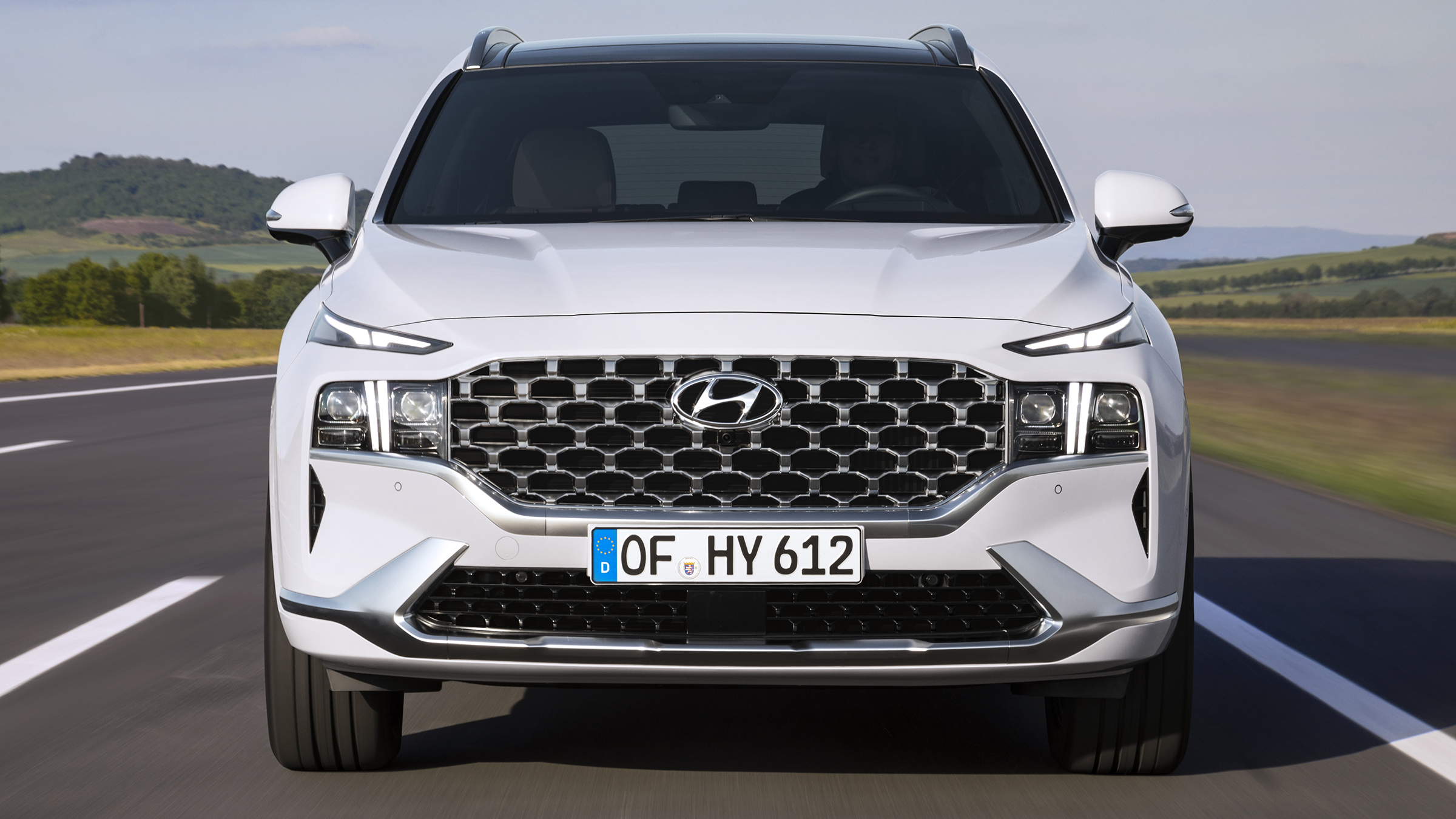 2020 Hyundai Santa Fe driving - front close up