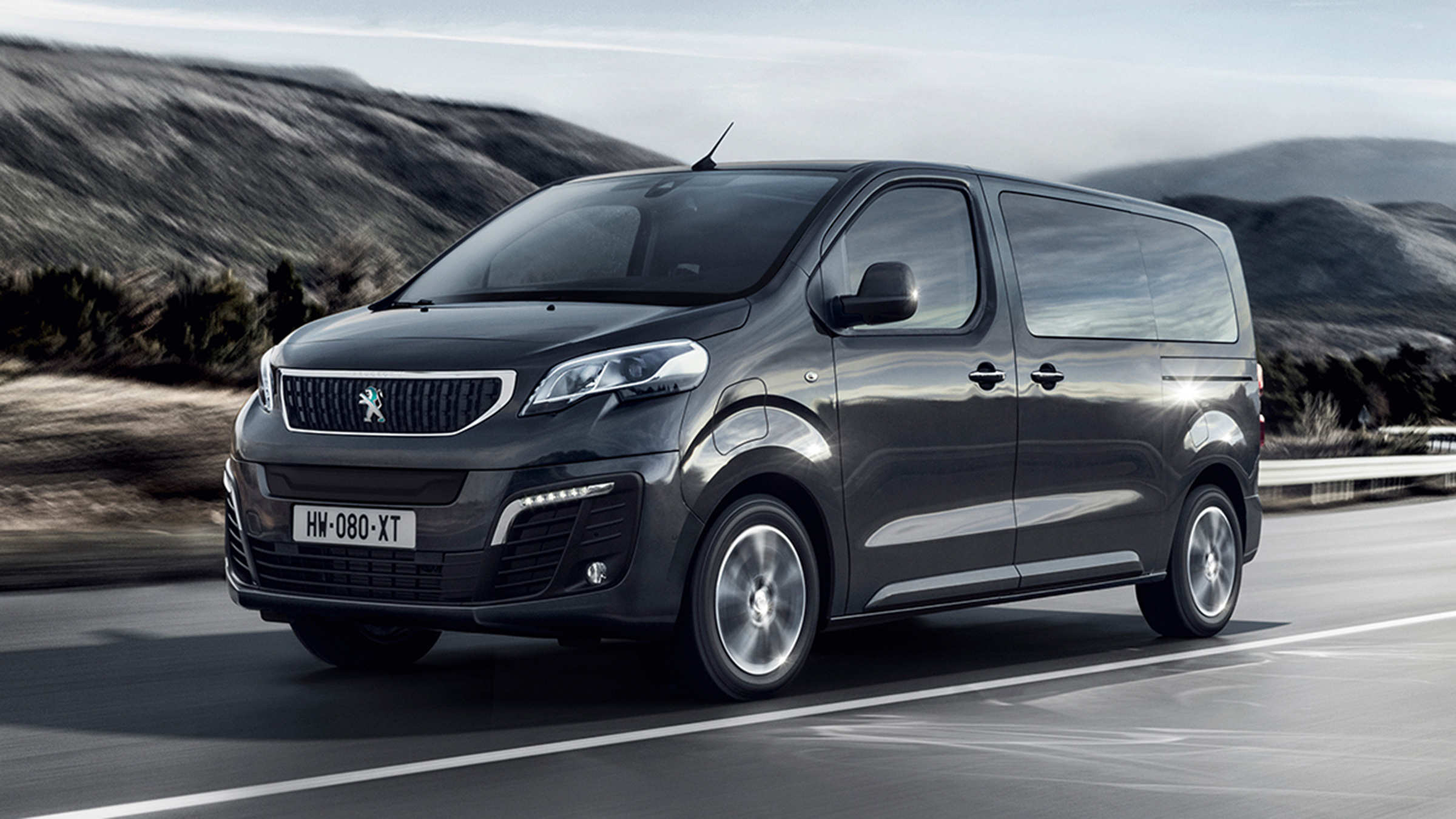 Peugeot e-Traveller driving