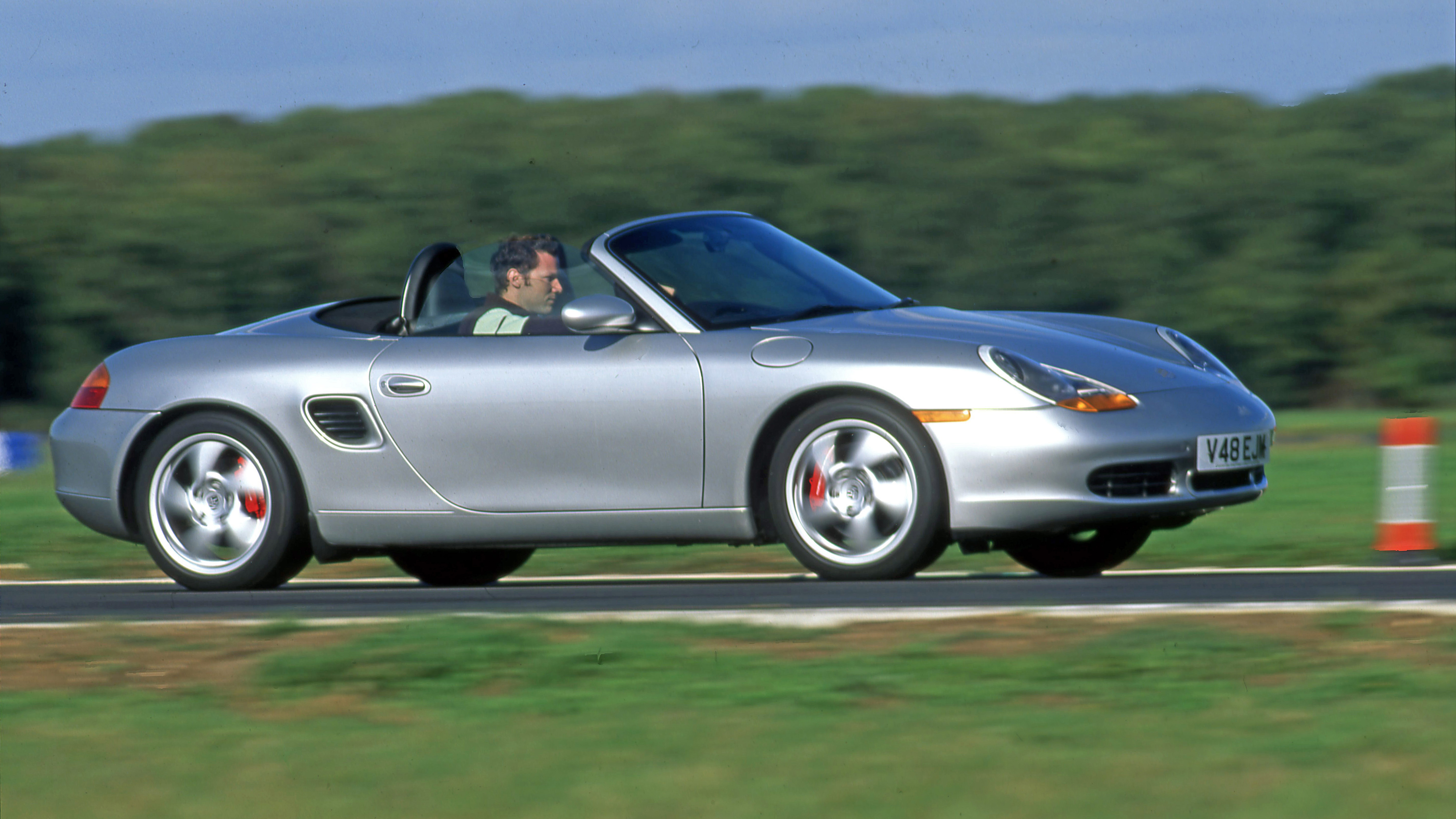 Porsche Boxster - front 3/4 tracking 